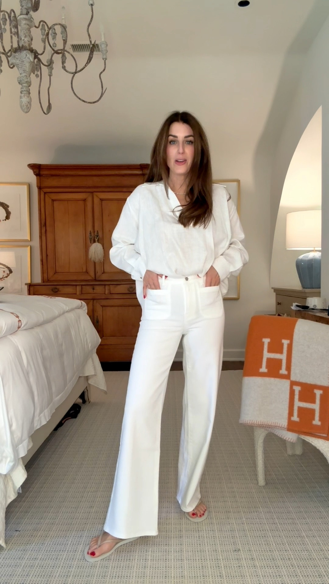 I’m wearing an extra small in the top. This does for large and size 26 and they all high-rise, but I can also wear these. ￼