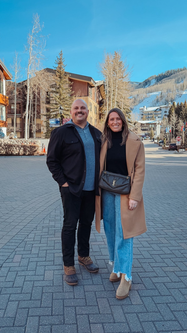 Vail days, layered neutrals, and borrowing the good stuff.