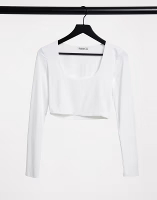Stradivarius scoop neck long sleeve crop top in white | ASOS (Global)