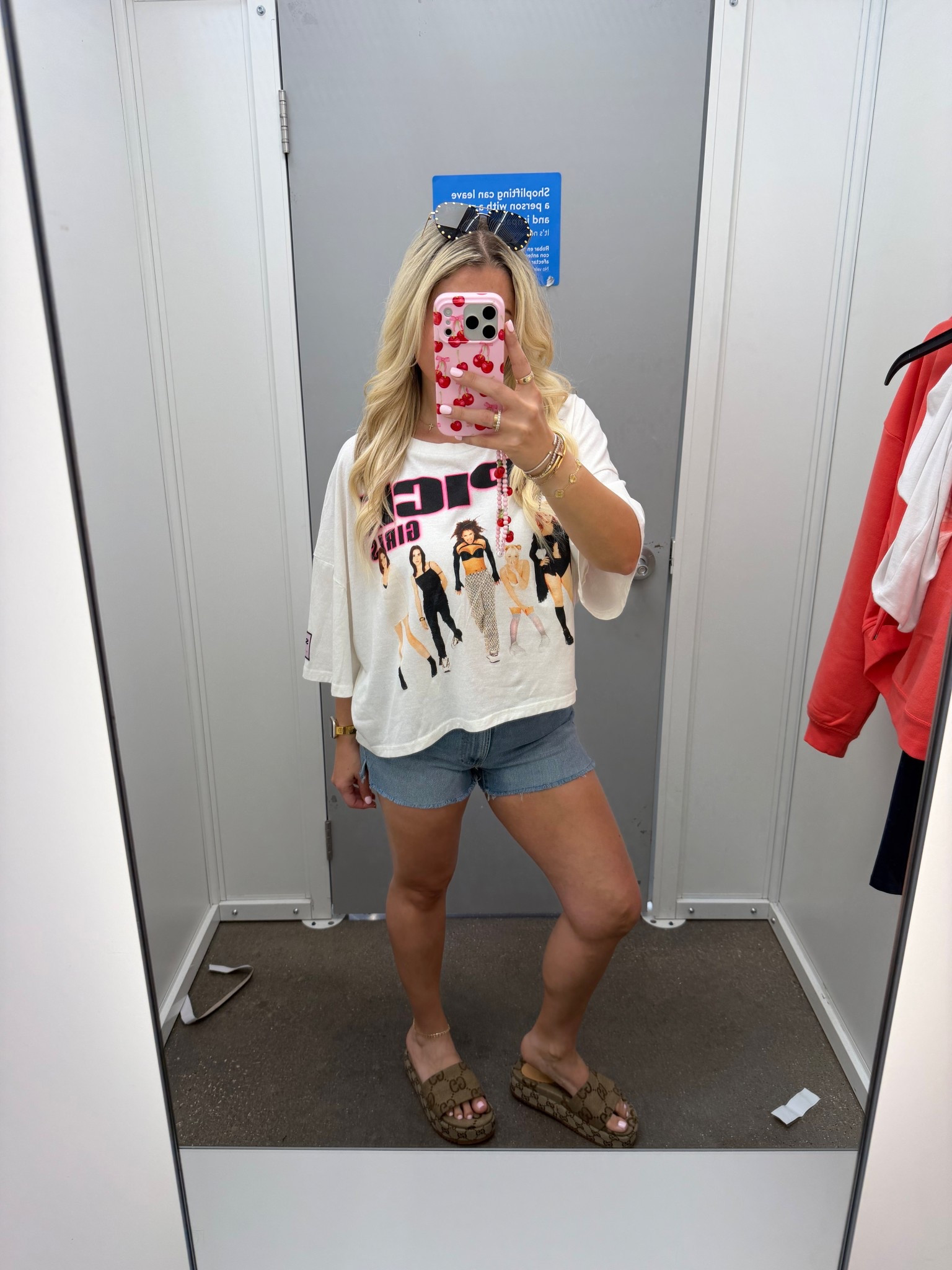 Walmart outfit idea
Large graphic tee
Denim shorts tts