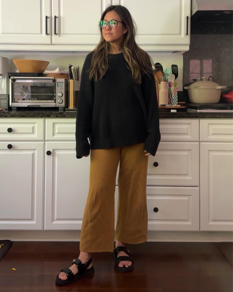 another go to fit with my two most worn items 

Top: size M
Bottom: size XS 

#LTKSeasonal #LTKtravel #LTKworkwear