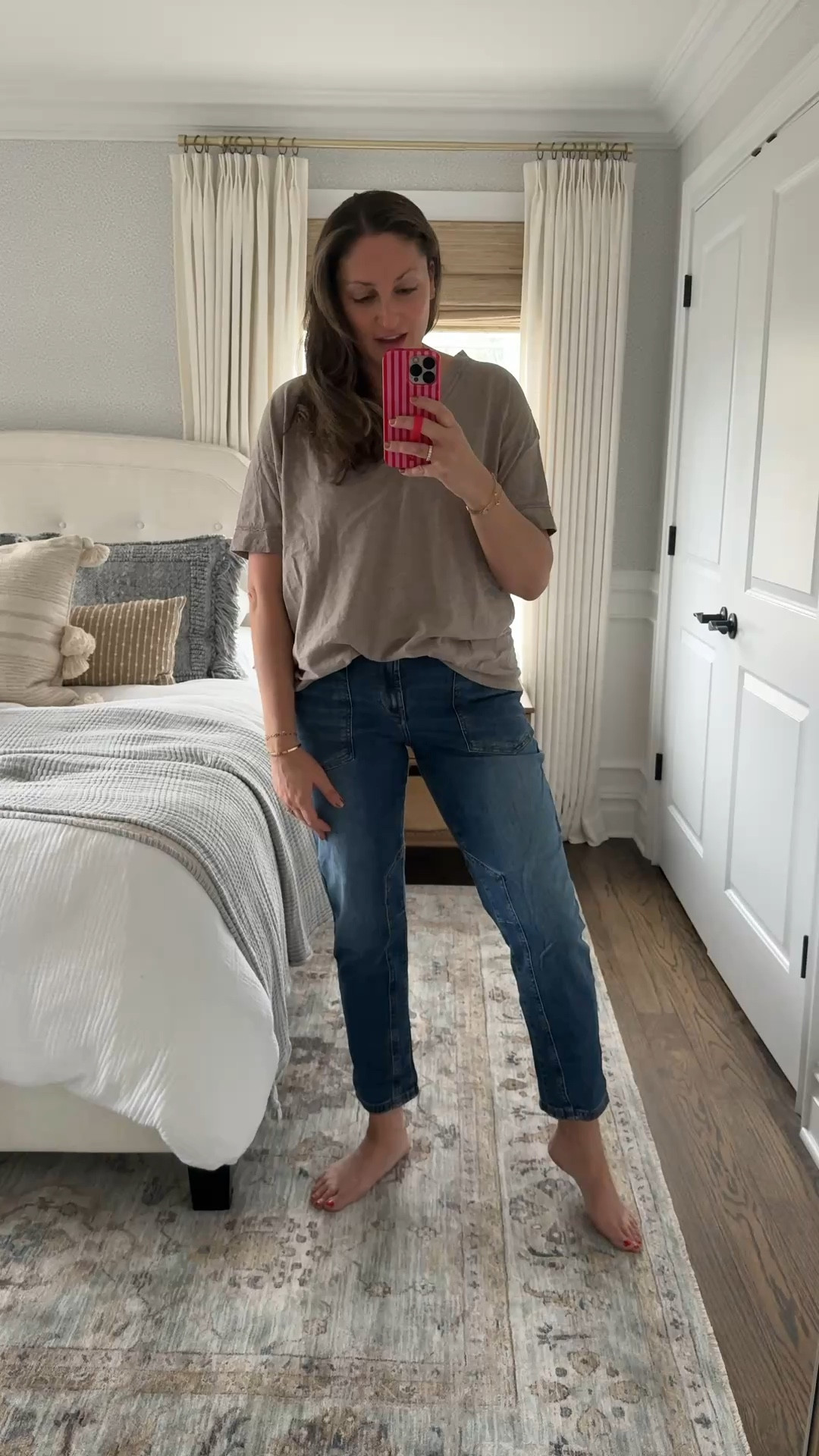 Today’s OOTD! I have so much to catch up on from the weekend so I’m just wearing my f sprite pair of spring jeans from @Anthropologie and and oversized tee from @Aerie! Wait until you see the tucky belt im wearing too… 

#LTKdayinmylife #LTKootd #LTKHome
