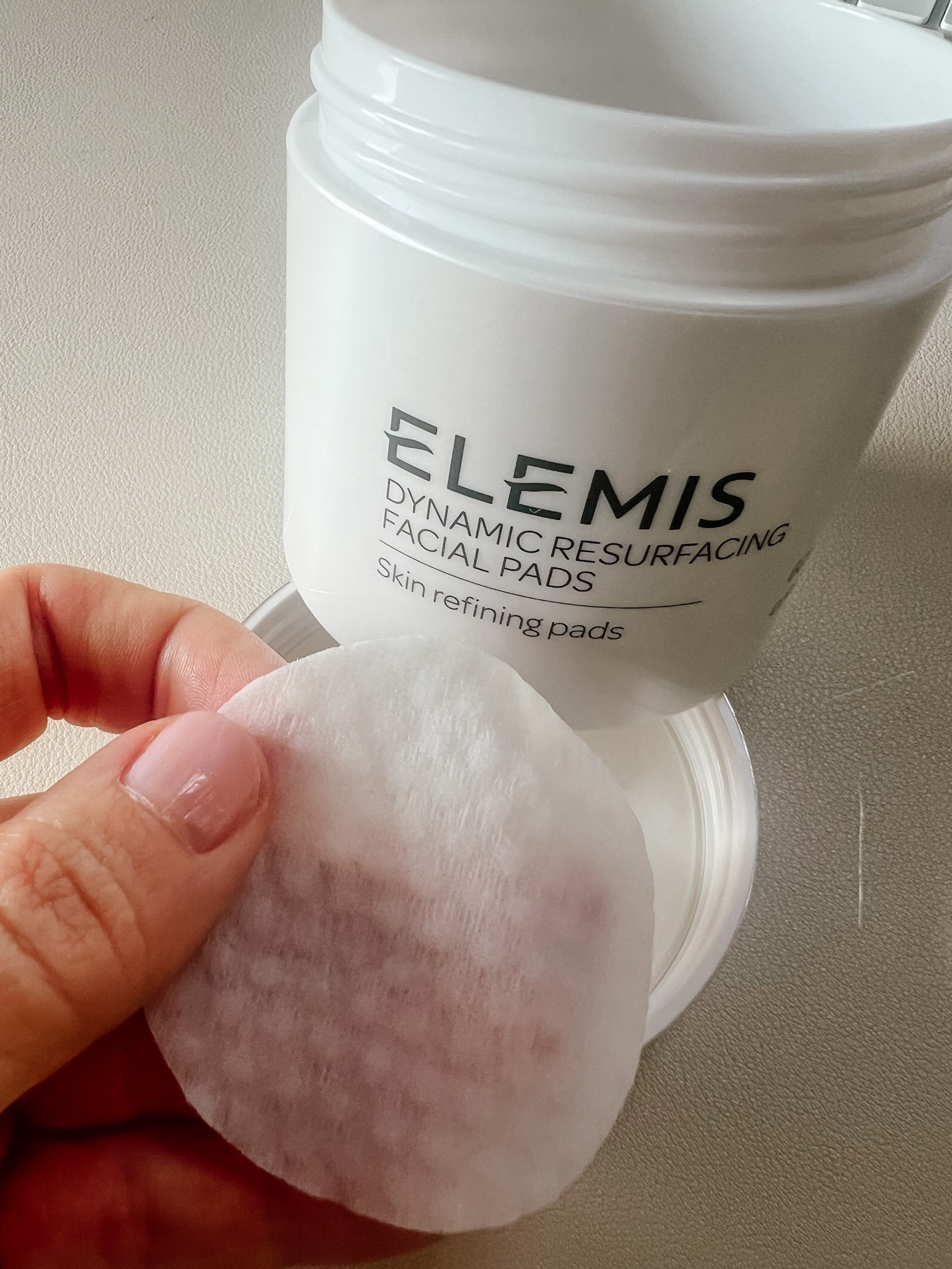 Elemis Dynamic Resurfacing Pads

While not technically a cleanser, I also really like these  You use these after cleansing as an additional step to physically sweep away dry skin, reducing the appearance of dullness, for a brighter and renewed complexion.

#LTKdayinmylife #LTKmorningroutine #LTKBeauty