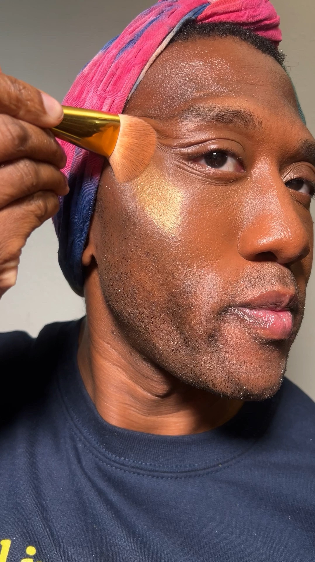 If you’re looking for something that gets you, the perfect lit from within glow light is perfect!  At the lens into the skin beautifully and looks like a natural lit from within glow! It doesn’t leave a line or a streak, and it is easily bendable and buildable. It is quickly become of my favorite ways to highlight!

#LTKFindsUnder50 #LTKVideo #LTKBeauty