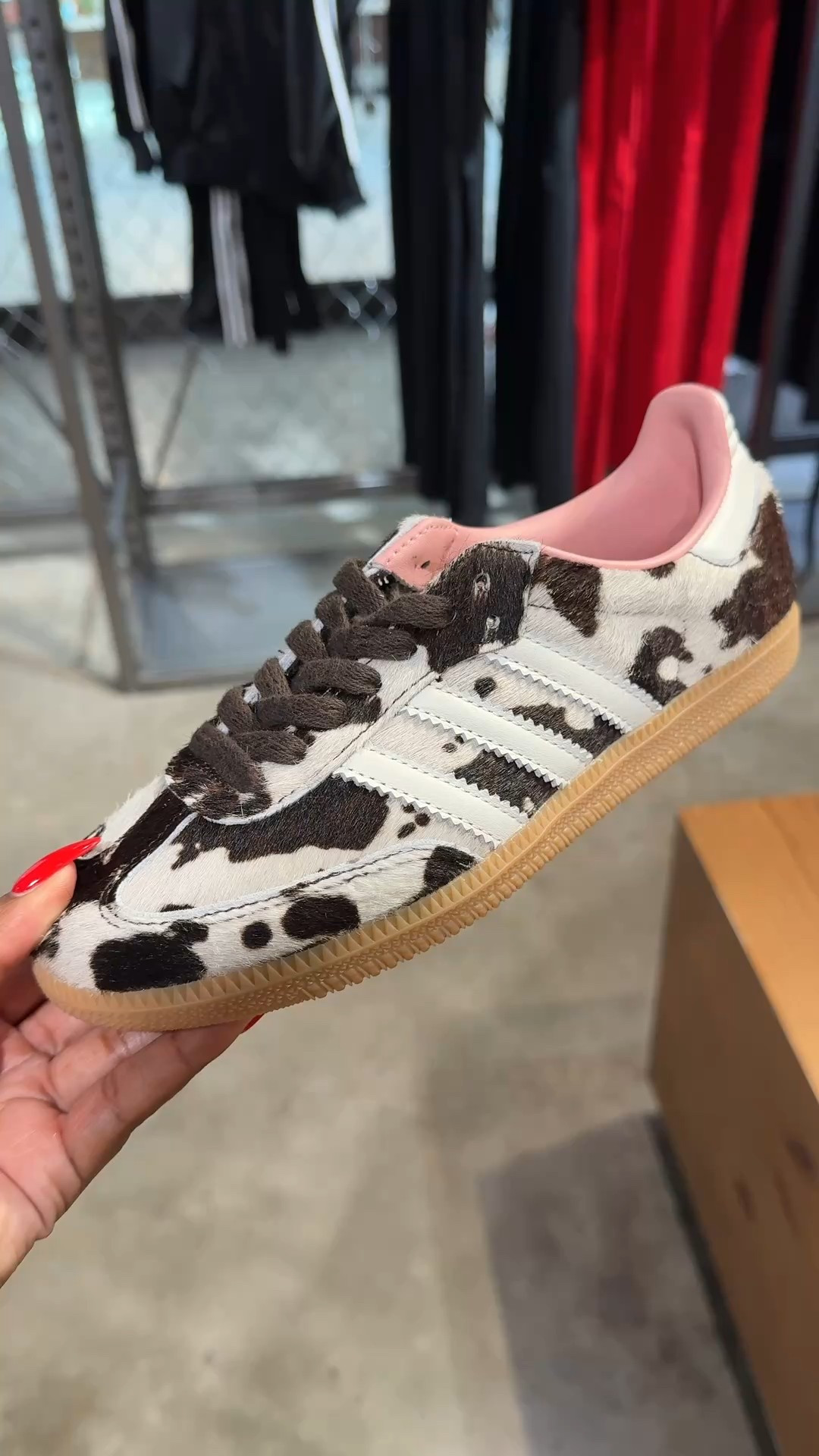 Obsessed with these Sambas😍😍

#LTKGiftGuide #LTKootd #LTKActive