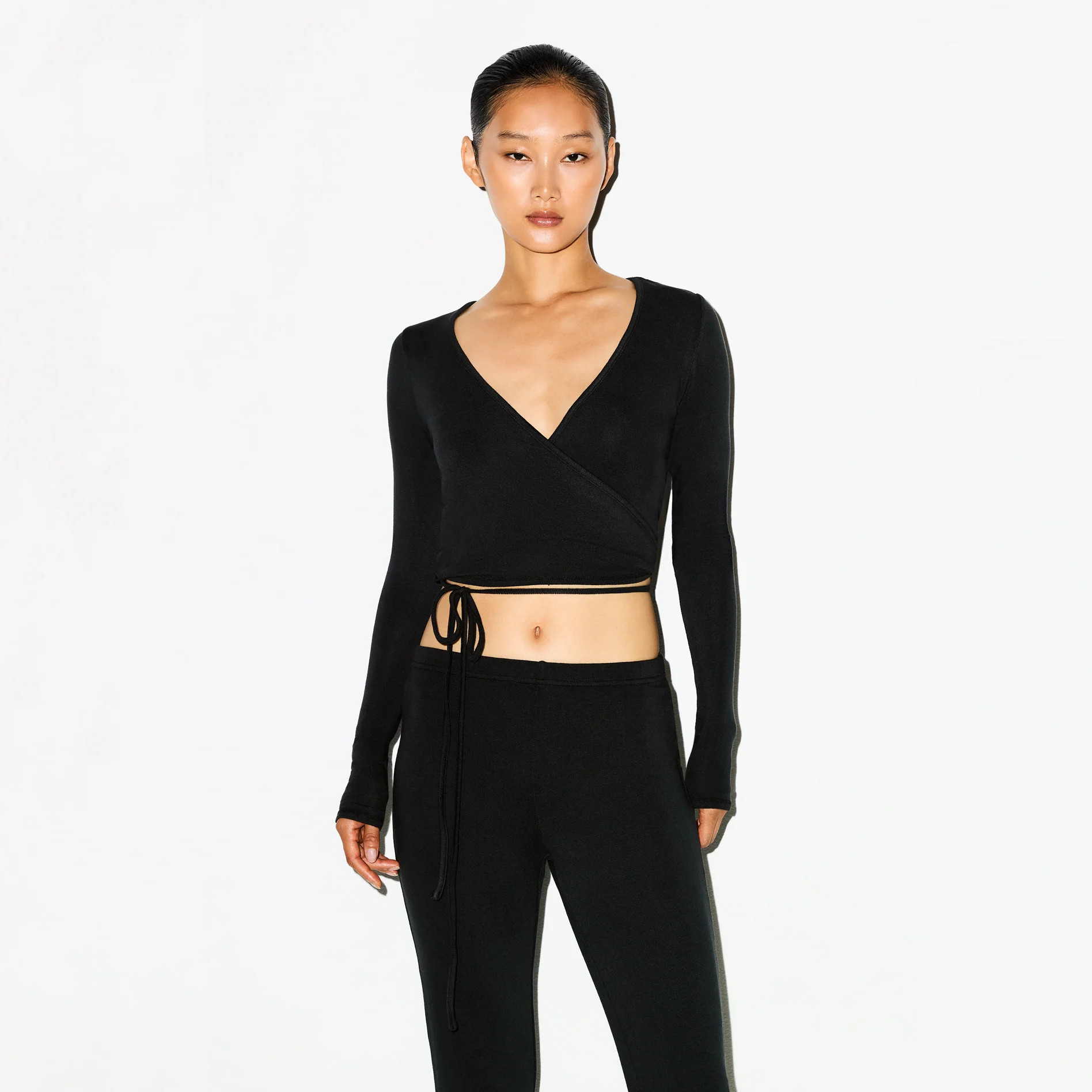 SKIMS Long Sleeve Wrap Top | Black | Large | Lightweight Modal | SKIMS (US)