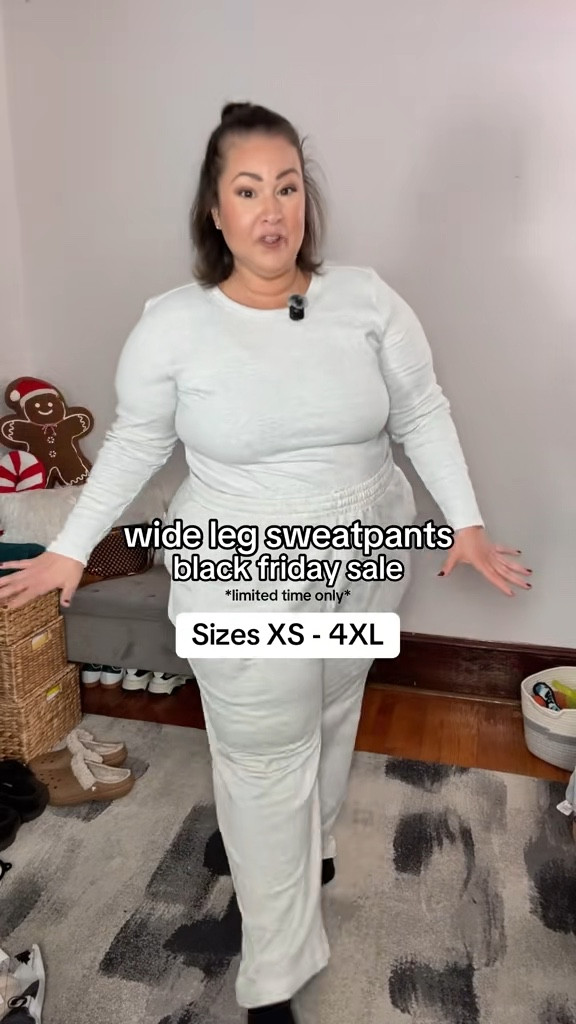 These wide leg sweatpants are soo comfy, ESPECIALLY if you have big legs. 🙌🏼👏🏼👏🏼thank you @Old Navy for understanding the assignment! I got my regular size 3XL bottoms and they fit exactly how you'd want them to fit.

I got the top in my regular 2xl and it fits perfect too! Such a great deal for what you get.💯

This is posted on 11/27/2025. Sales & promos are subject to change. This is a limited time only sale.

#sweatpants #loungepants #loungewear #comfyclothes #affordableclothes