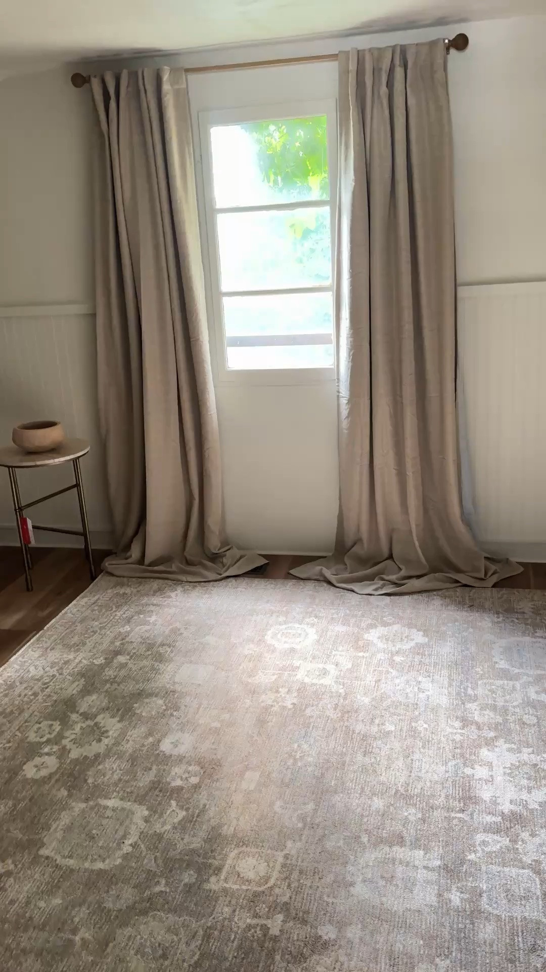 It’s time to put the action together!!! 

#bedroom #arearug #decor #curtains #renovation #interiordesign #homedecor