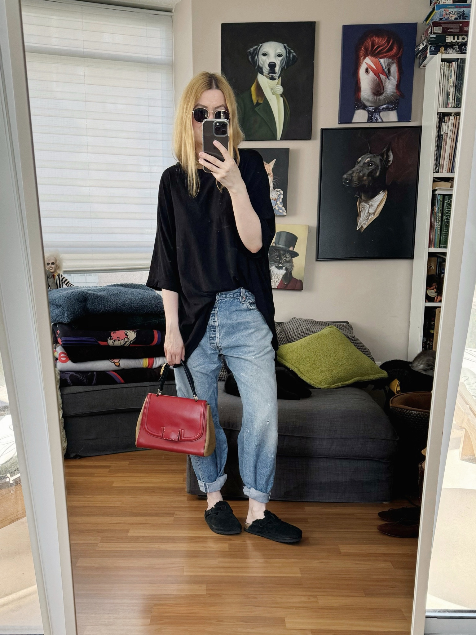 I hate when your Instacart shopper brings you spaghettini instead of spaghetti. That’s it. 
Shirt thrifted, jeans vintage, bag was a consignment find.

 •
#springlook #fendibag #vintagelevis #90sminimalist  #torontostylist #StyleOver40  #secondhandFind #fashionstylist #slowfashion #FashionOver40  #MumStyle #genX #genXStyle #shopSecondhand #genXInfluencer #genXblogger #secondhandDesigner #Over40Style #40PlusStyle #Stylish40

#LTKSeasonal #LTKStyleTip #LTKOver40