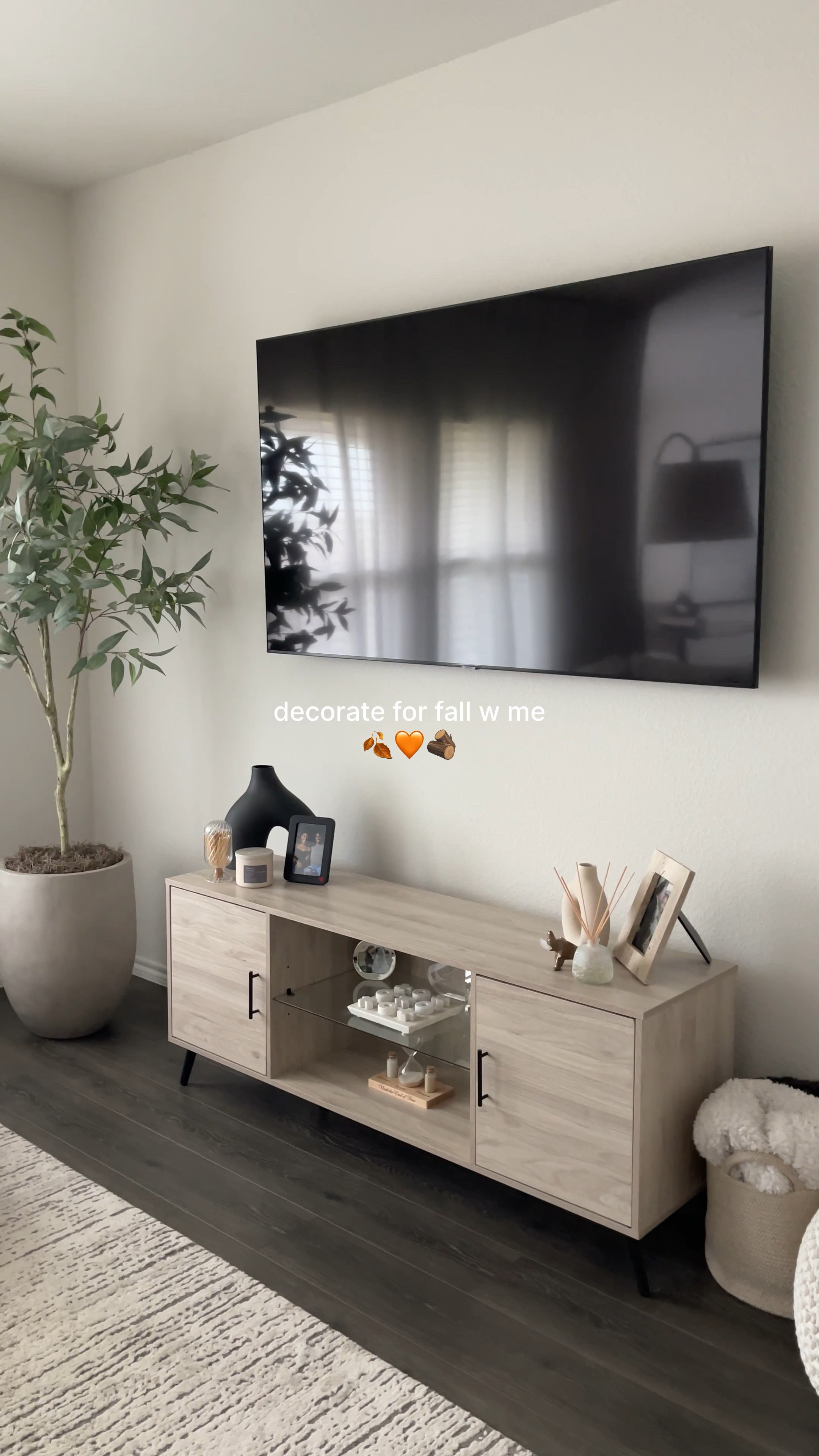 decorate with me for fall🍂🧡🧦🪵🧶

#LTKhome #LTKSeasonal