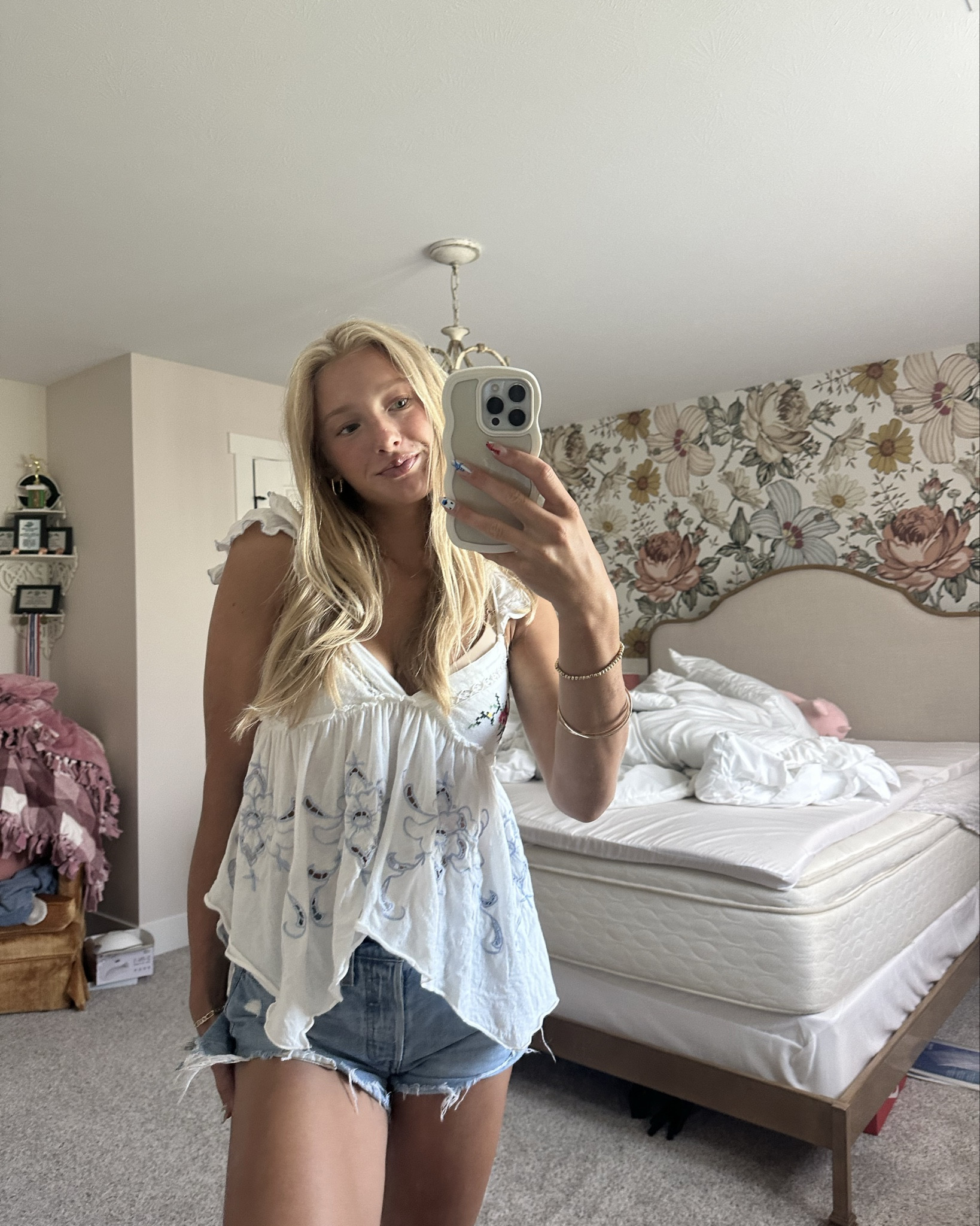 Part 20 | My Top 🤗

Top- Urban outfitters (small)
Shorts- Levi (27)

#LTKSeasonal #LTKFindsUnder50