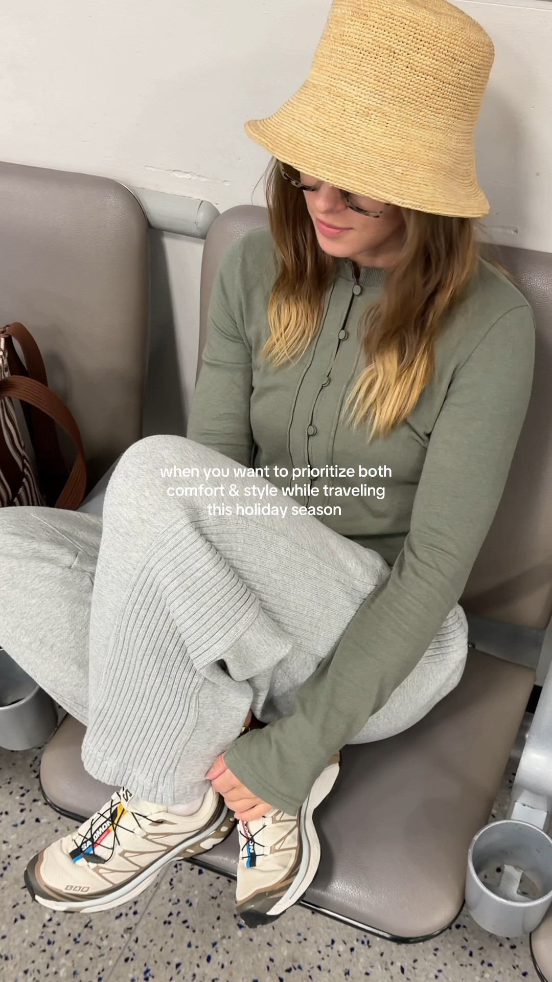 11/13/25 Weekend cozy mode activated  Wearing my soft green Aerie top (size XS) and my favorite Aerie sweatpants (size S) — both super comfy, soft, and perfect for a relaxed fall or winter travel day or cozy day at home. These pieces are the definition of cozy essentials! #AerieREAL #AeriePartner #Ad #AirportOutfit #HolidayTravel

#LTKTravel #LTKootd #LTKFindsUnder100