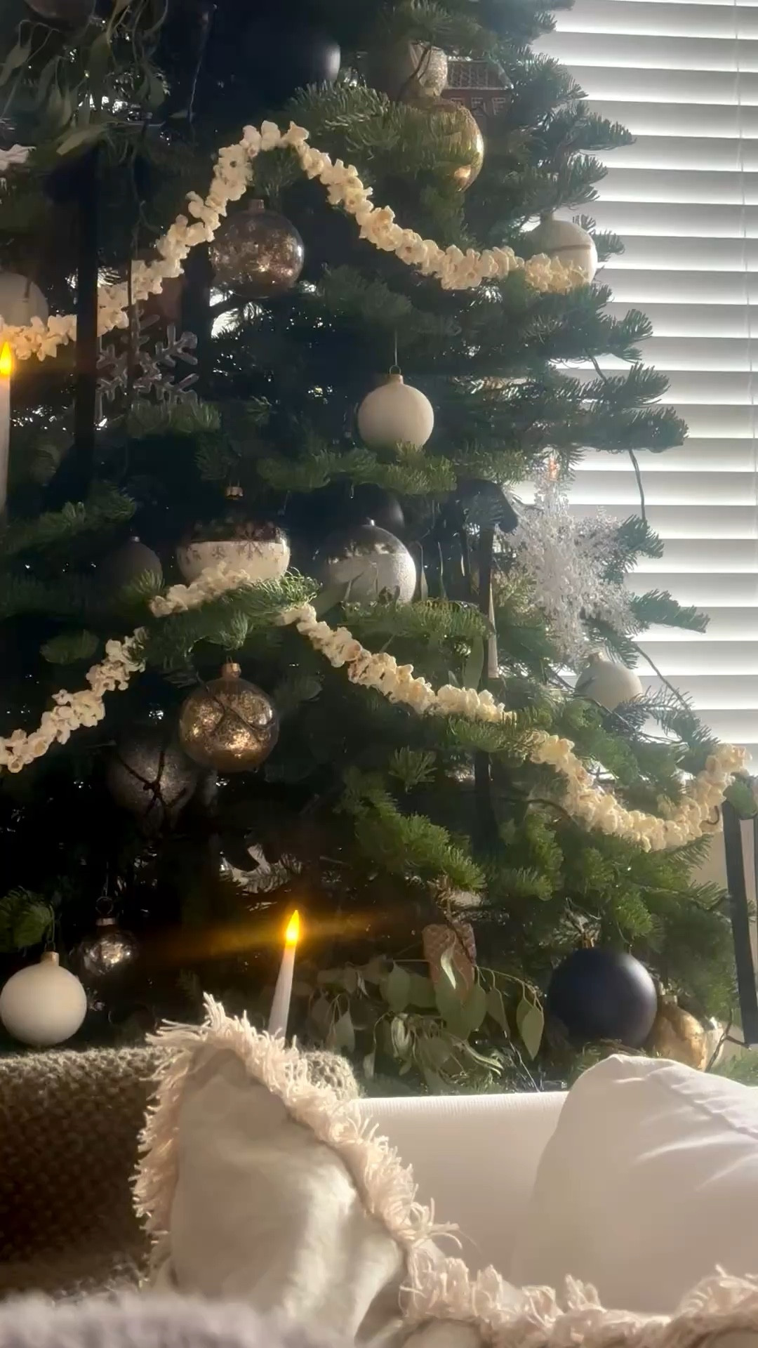 I loved this year’s Christmas tree 🎄

Every year we pick a live tree, make homemade popcorn garland, and then decorate. There’s some great after Christmas sales, which is when we snag a lot of our decor. 

This year’s tree had clip on candles, black velvet ribbon, eucalyptus branches, and silver/white/gold and brass ornaments.

#LTKHome #LTKHoliday #LTKSaleAlert