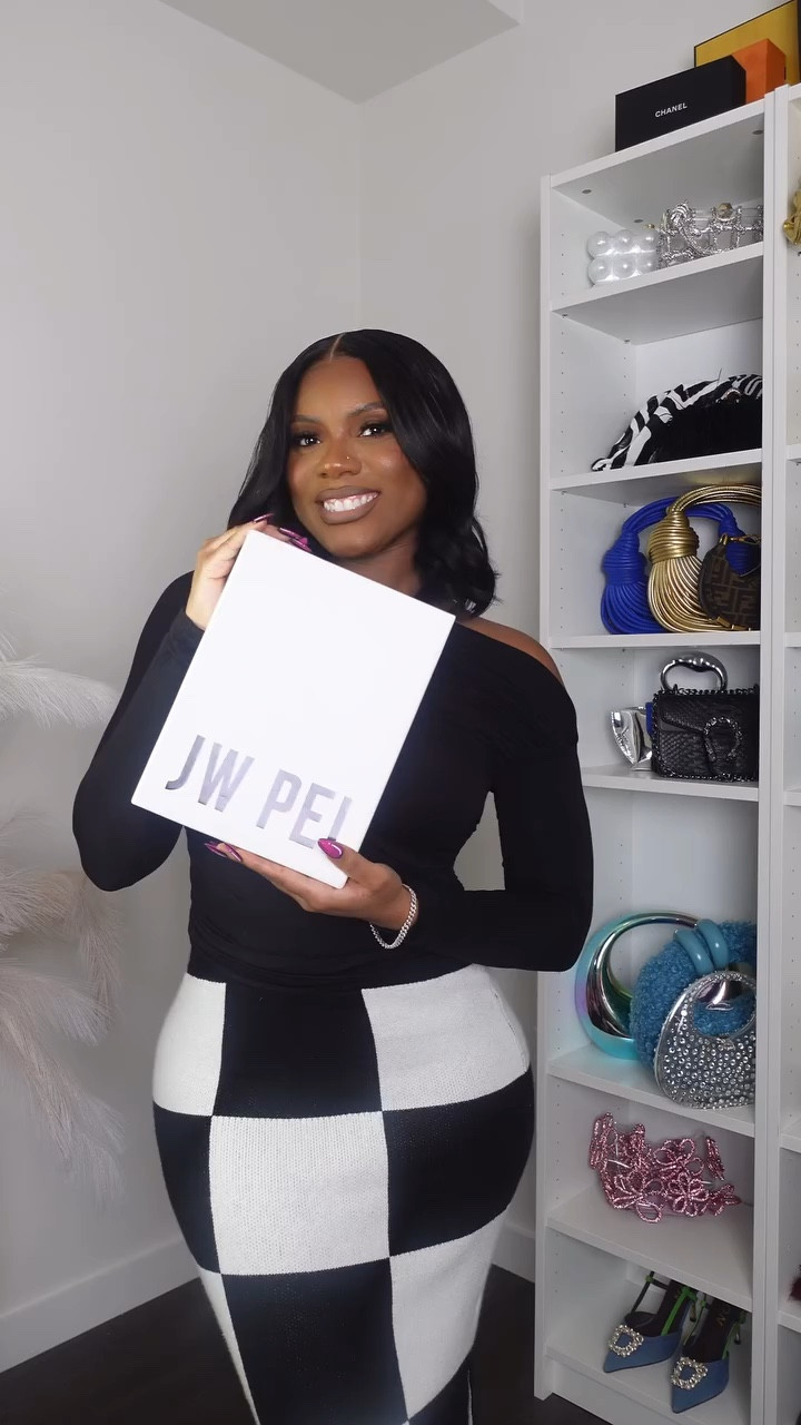 Fall purse, fall outfit, midi skirt, black top, black purse, black bag, fall bag 

#LTKFindsUnder100 #LTKStyleTip