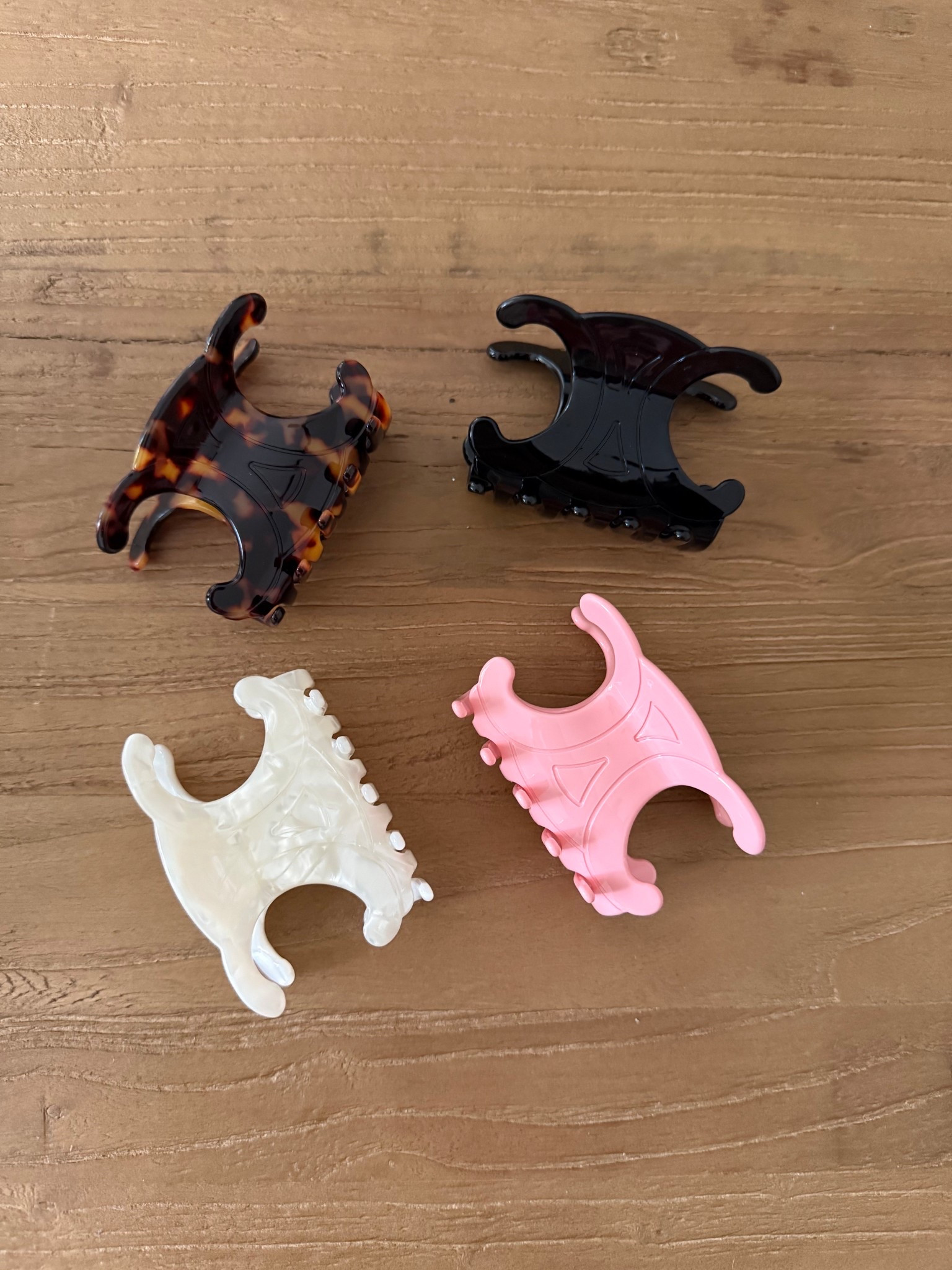 Amazon claw clips that look designer 👀

#LTKU