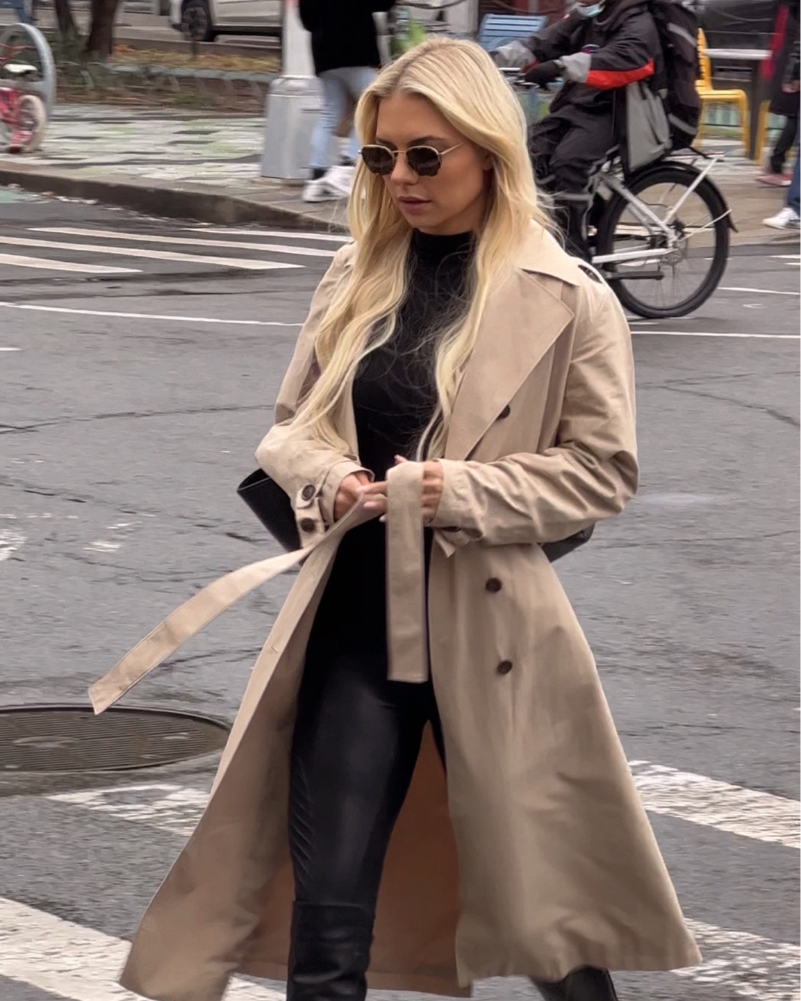 My everyday fall uniform: I wear a size XS in the trench and a medium in the leggings (I’d recommend sizing up in both)

#LTKstyletip #LTKSeasonal #LTKworkwear