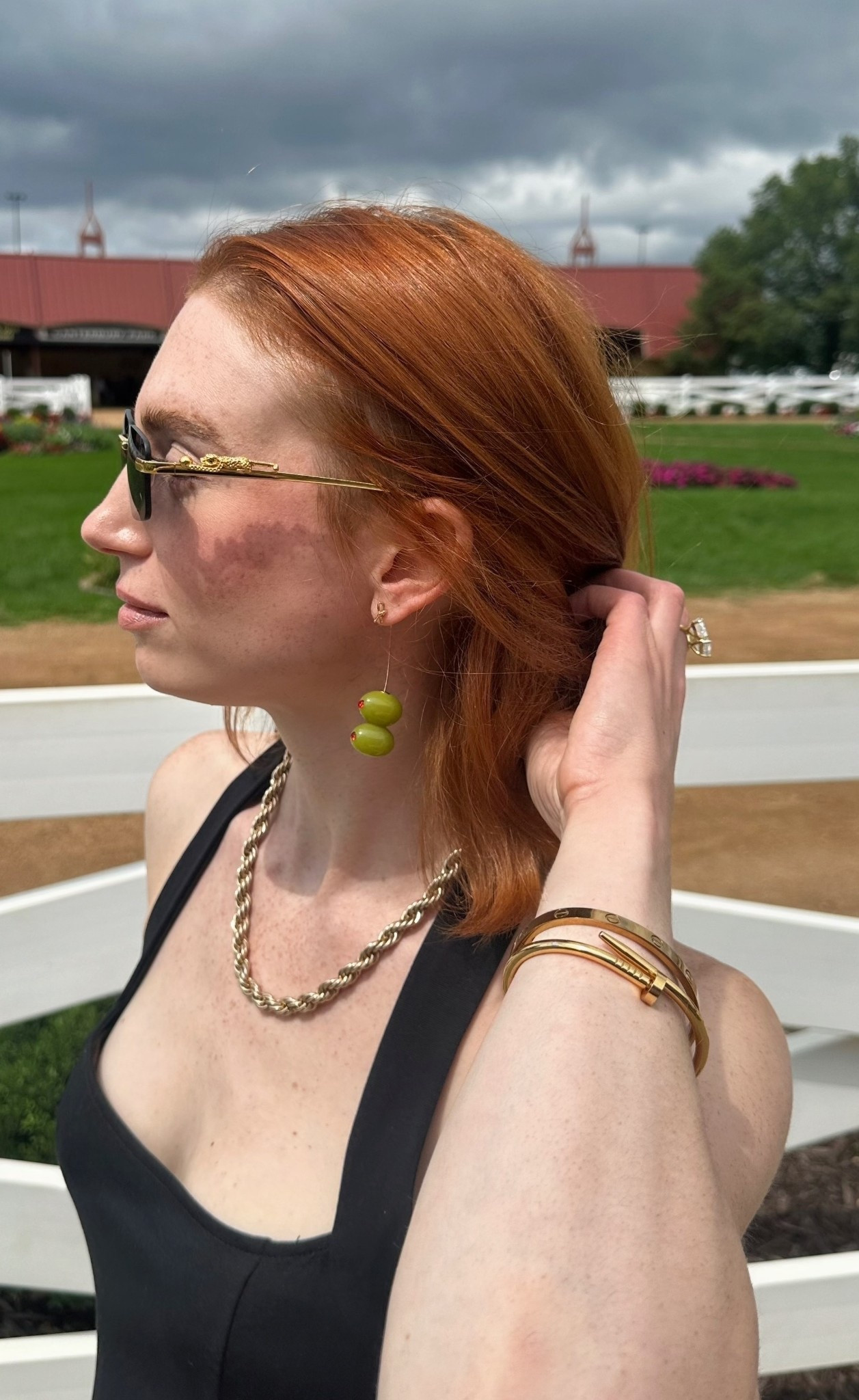 A moment for the earrings 🫒🍸💚

#LTKStyleTip #LTKParties #LTKFindsUnder100