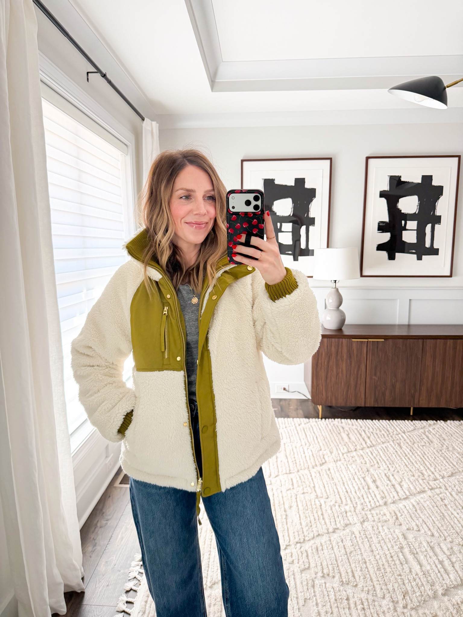 Cozy reversible jacket for the season - love the Sherpa with the pretty green color 🙌🏻 fits TTS! 