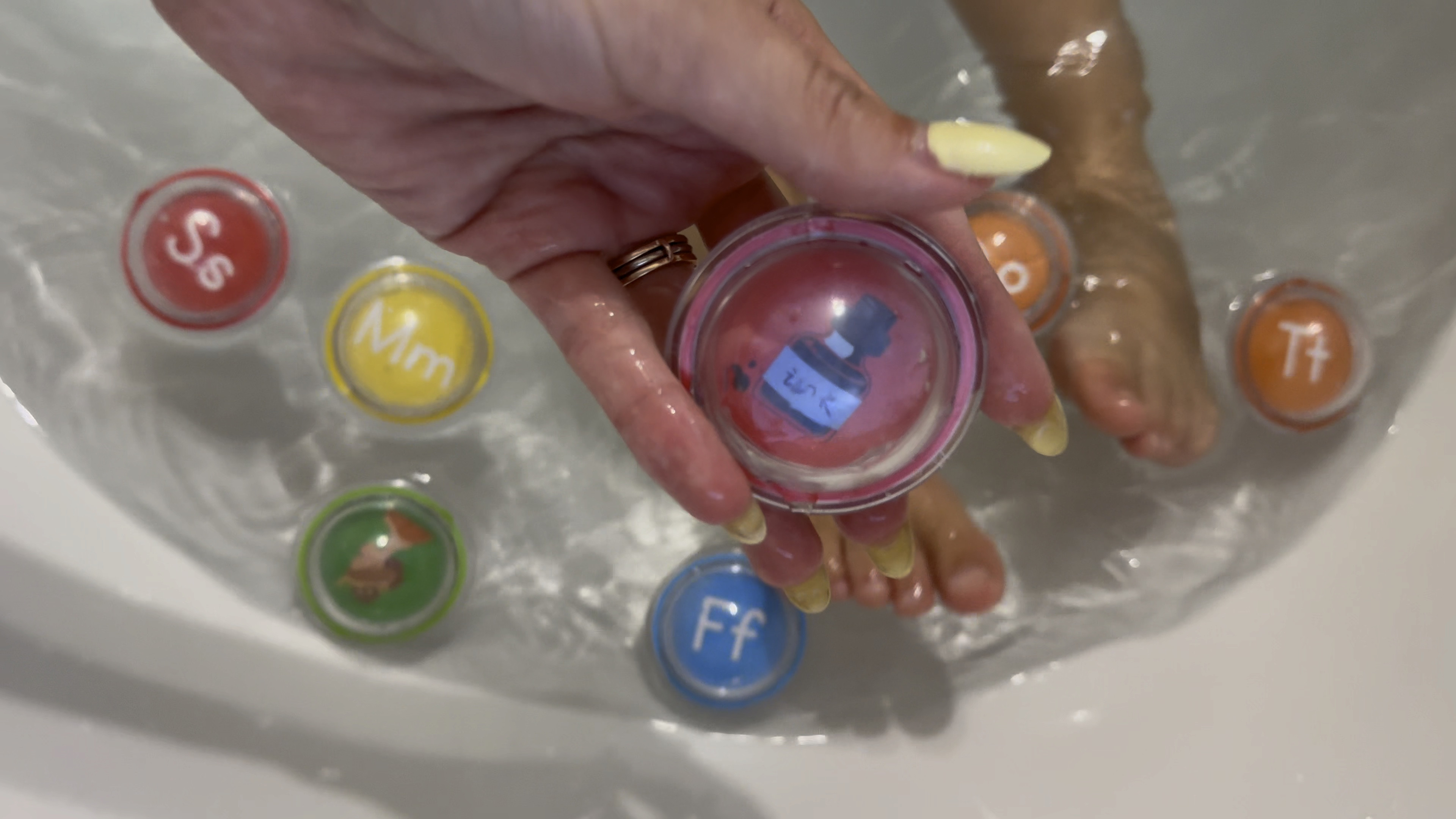 Alphabet Letter Recognition Floating Bath Toys—great for preschoolers and early elementary aged kids to learn letter recognition and beginning sounds!

#LTKFamily #LTKKids #LTKBacktoSchool