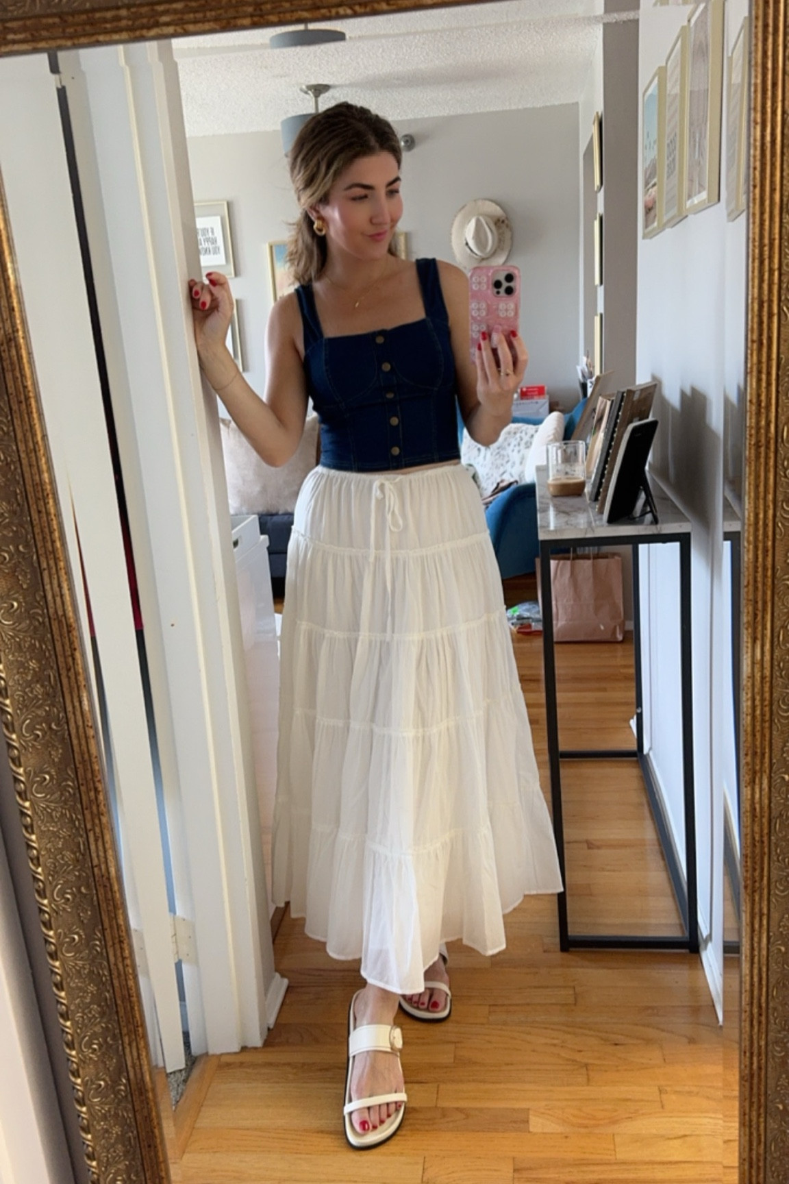 Looks like I should be churning butter and making pies and I LOVE IT. #jeantop #whiteskirt #lulus 