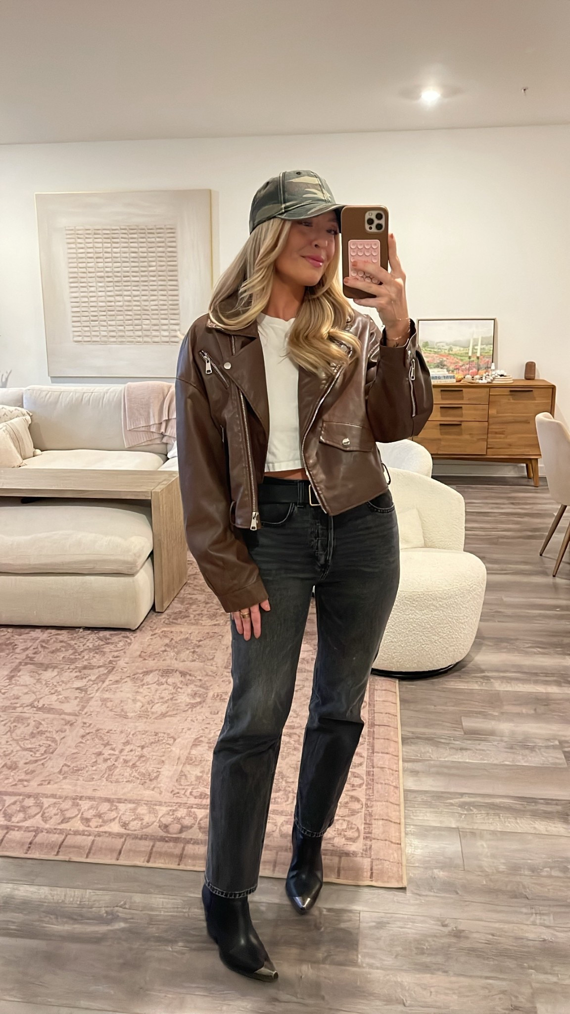 Leather jacket outfit idea 🍂🤎

Black jeans, fall outfit, fall style, leather jacket outfit

#LTKStyleTip #LTKSeasonal