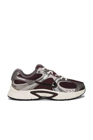 Nike V5 Rnr in Red | FWRD 