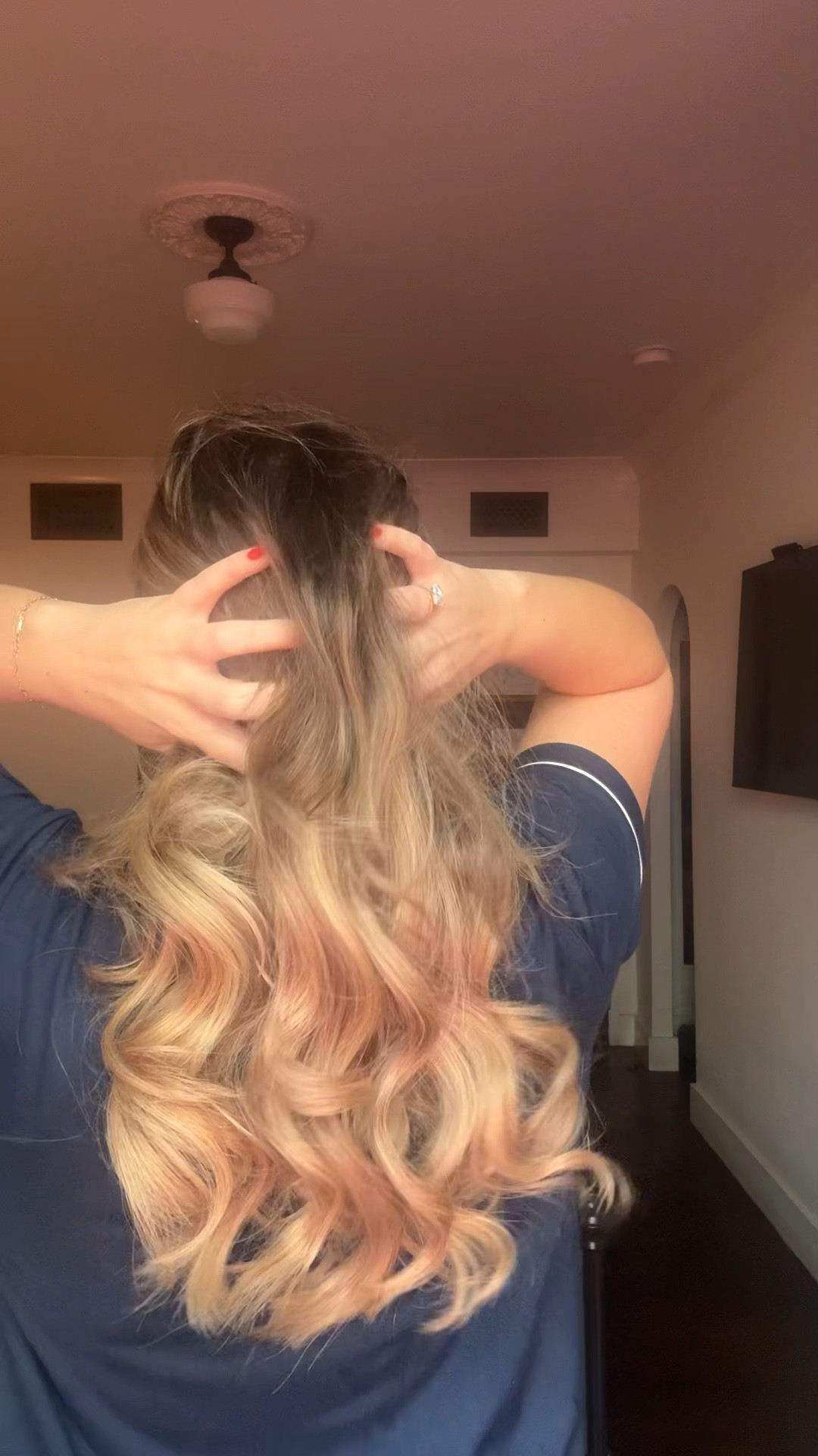 Vacation hair in 60 seconds???? Yes please! 

My biggest gsme changer with elevating these heatless curls is using the XL size rod and Velcro roller for the bang 🤩

Pro Tip: roll them dry, add a little heat from the blow dryer, and add a cool shock. The curls will last allllll day! 


#vacationhair #heatlesscurls #easycurls #curlyhair #blowouthair #bombshellhair #extensions #bellamihair #bellamihairpro #handtiedextensions #tapeinextensions #bronde 

#LTKbeauty #LTKtravel #LTKstyletip