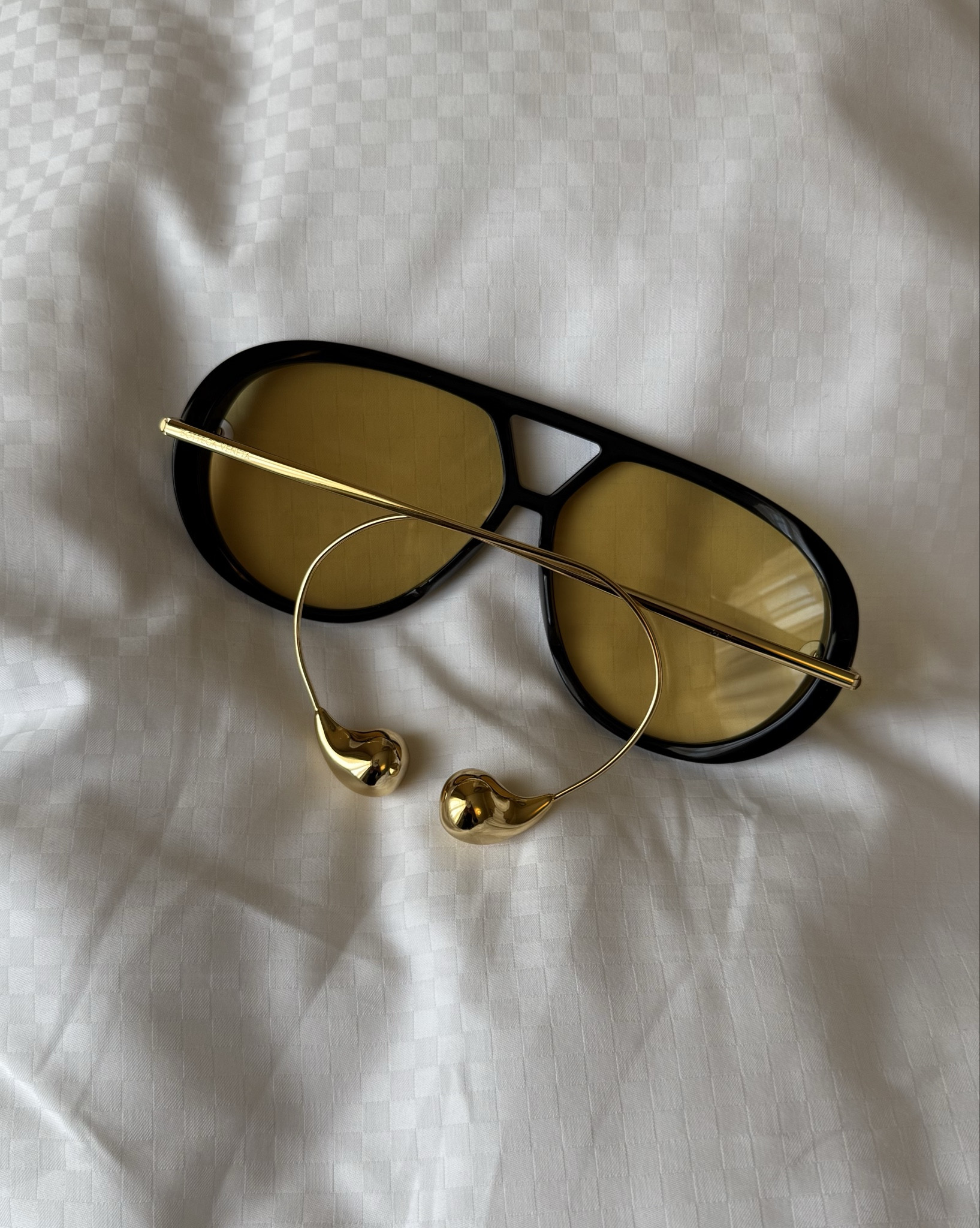 Bottega Veneta Eyewear Pilot Frame Sunglasses 🕶️ Earrings Sunglasses ✨

#LTKAroundTheWorld #LTKluxury #LTKAprilSpotlight