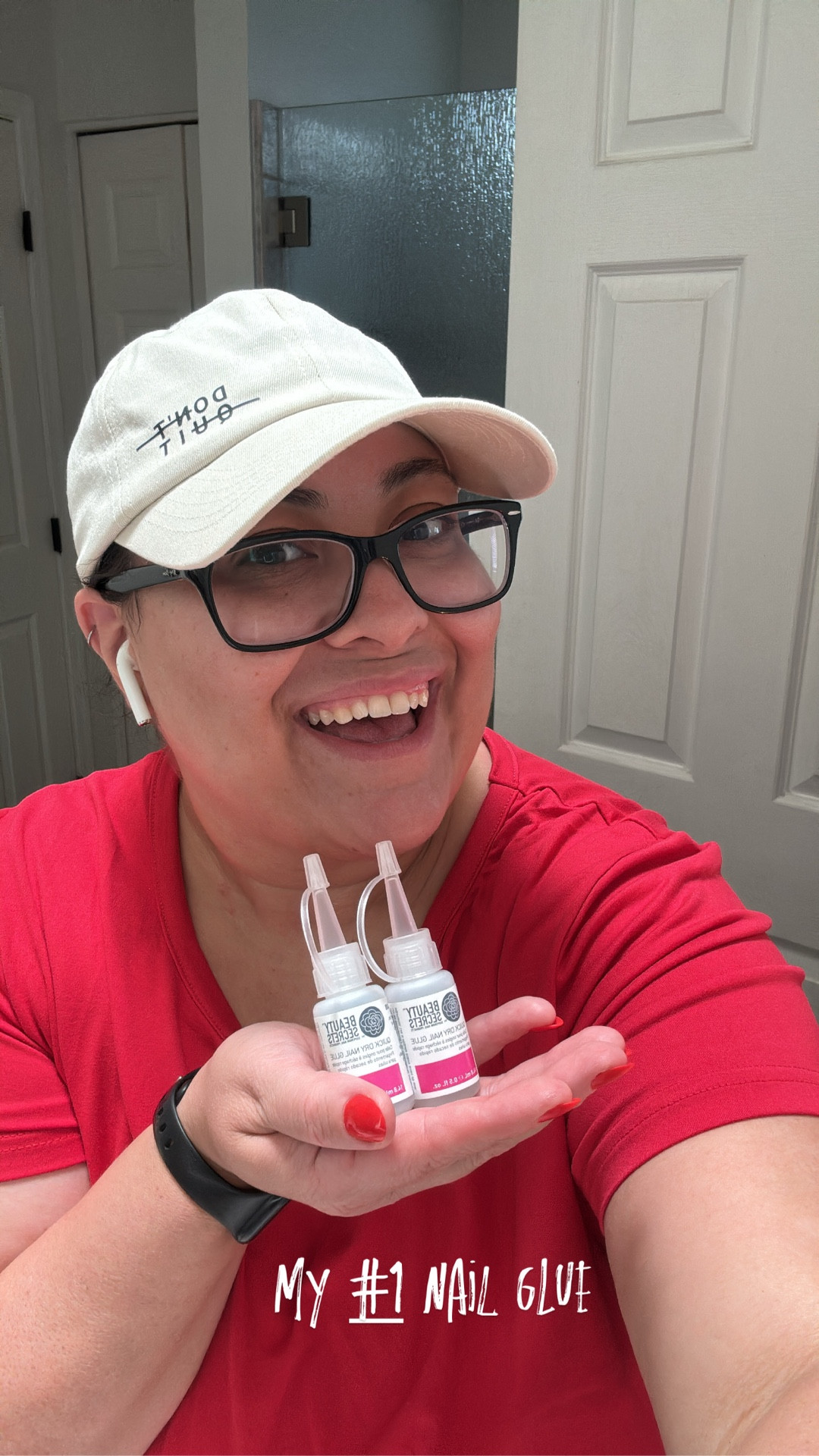 Best nail glue I have found and been using for 2 years now. Helps make my press on nails last up to 3 weeks. 

#nailglue #nails #presson 