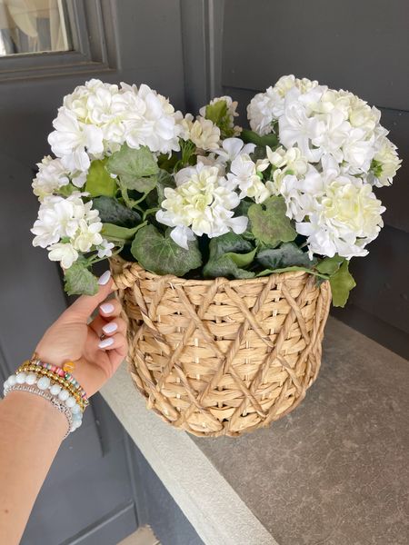 H O M E \ faux blooms for spring and summer!

Home decor
Outdoor
Front porch
Walmart 

#LTKSeasonal #LTKhome
