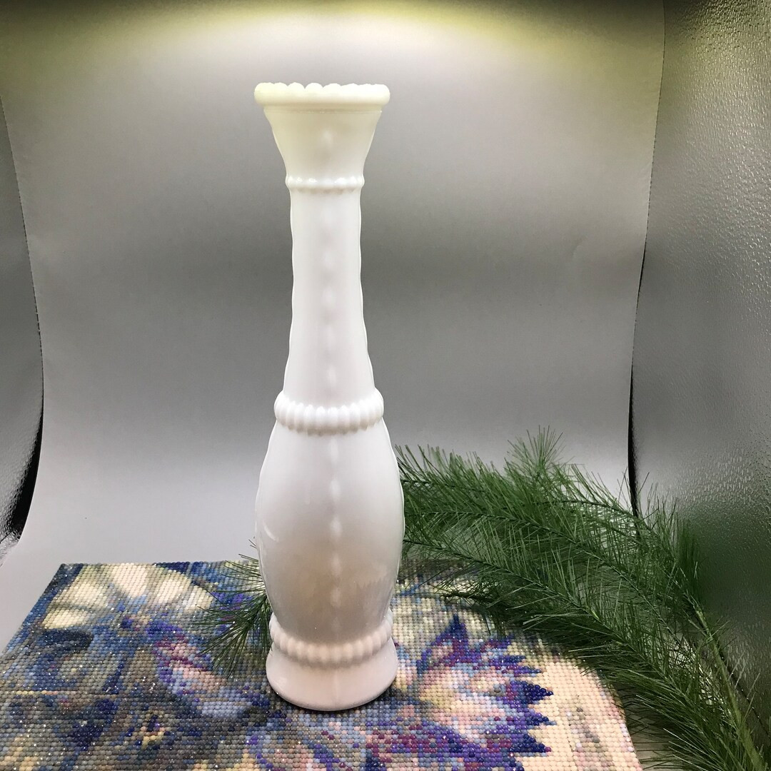 Bead and Stitch Milk Glass Bud Vase - Etsy | Etsy (US)