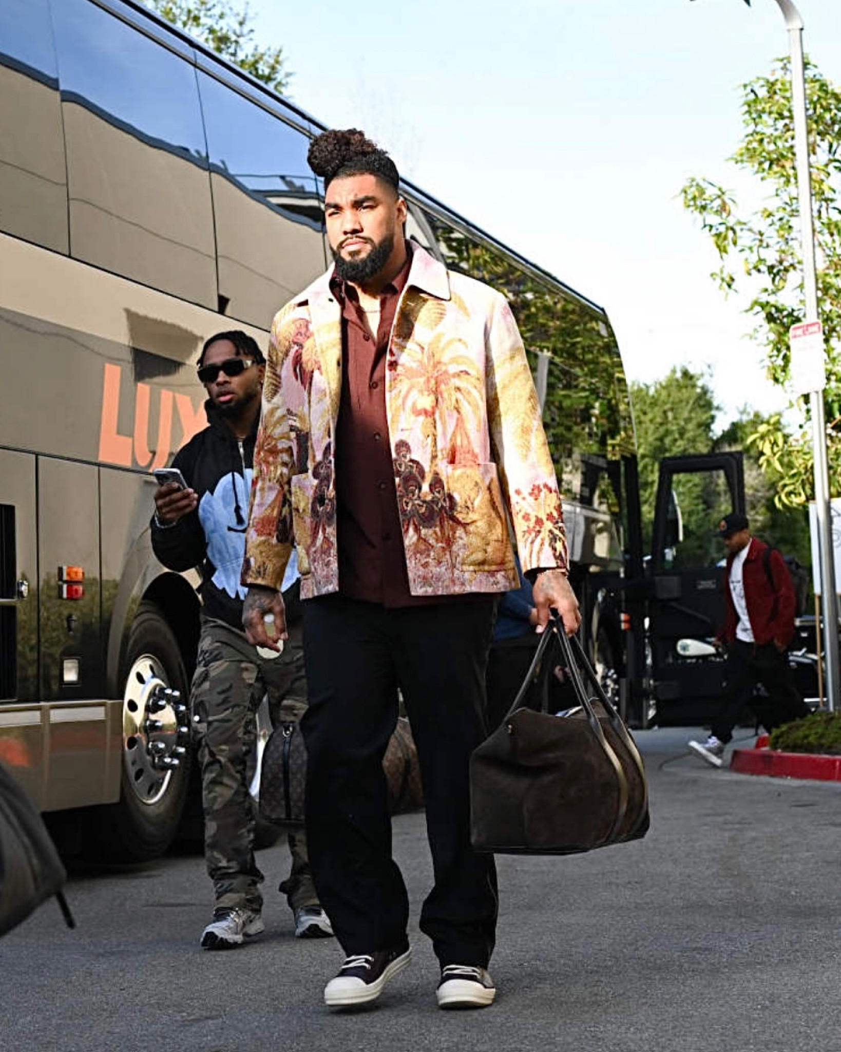 Don’t know what to gift the men in your life? Easily check out how I dressed my NFL client for his arrival game outfit! These items are more on the splurge end 💫

#LTKstyletip #LTKmens #LTKGiftGuide