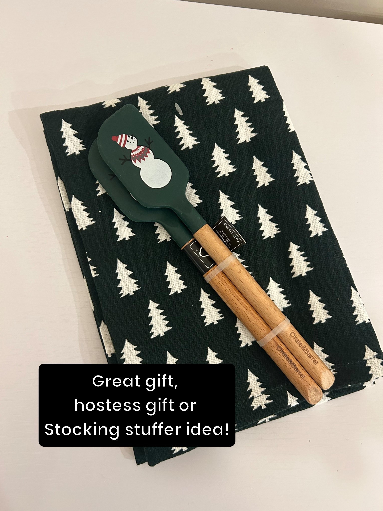Great gift idea! Perfect to gift to a thanksgiving host! 
Green and white tree kitchen towel
Mini spatulas / snowman spatulas 

#LTKFindsUnder50 #LTKHoliday #LTKSeasonal