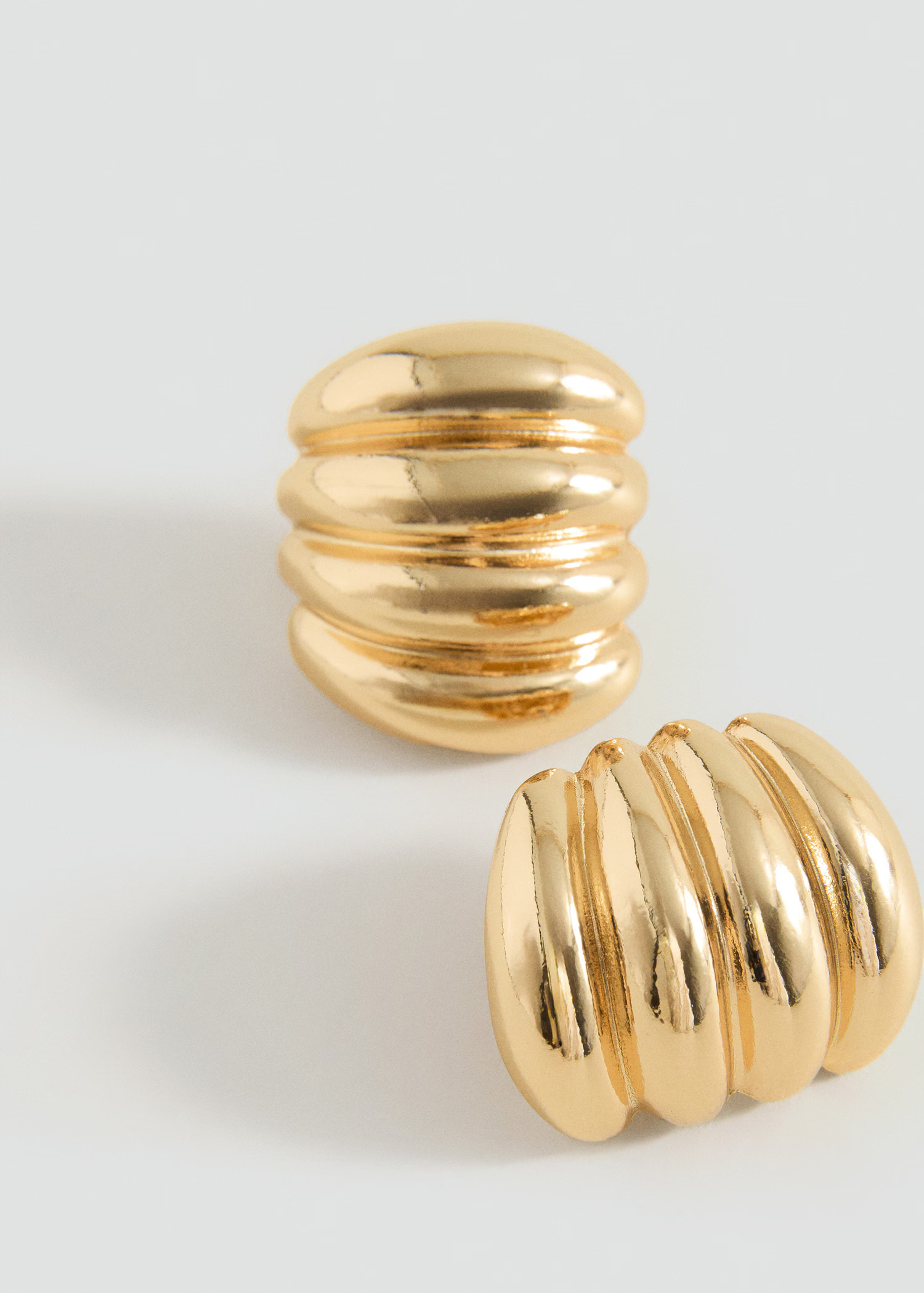 Embossed hoop earrings - Women | MANGO United Kingdom | MANGO (UK)