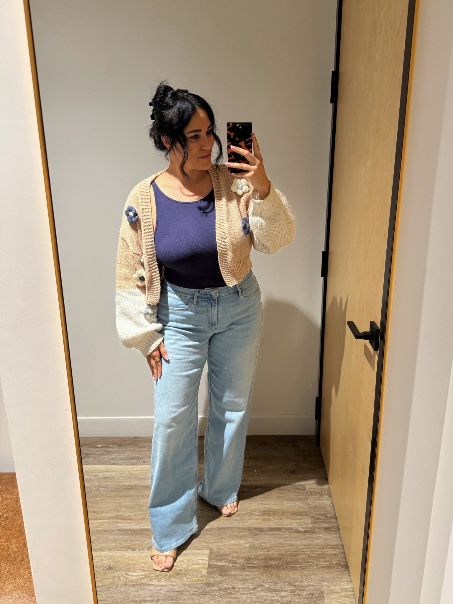 These Wow wide leg jeans from Old Navy are honestly one of those denim finds that live up to the hype. The fit is so flattering, the light wash makes them easy to style year round, and paired with a fitted tank, cozy cardigan, and simple flats it feels like an easy outfit that still looks put together 🤍👖

Sizing Deets👇🏽
Cardigan // M
Tank // M
Jeans // 10
Flats // 8

#LTKOver40 #LTKootd
