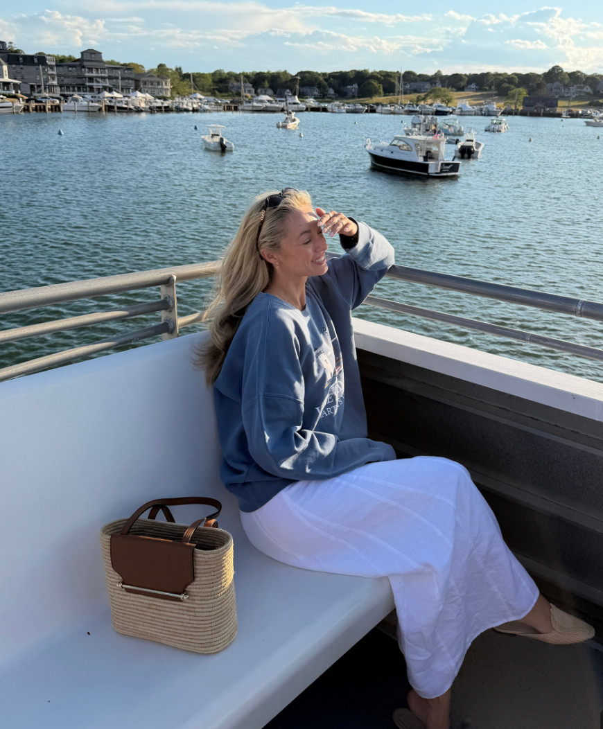 Casual everyday outfit for summer in New England, Nantucket outfit ideas 🥰 Beach vibe outfit, casual summer outfit, American summer outfit inspo. 

 #LTKsummer #LTKtravel #LTKstyletip