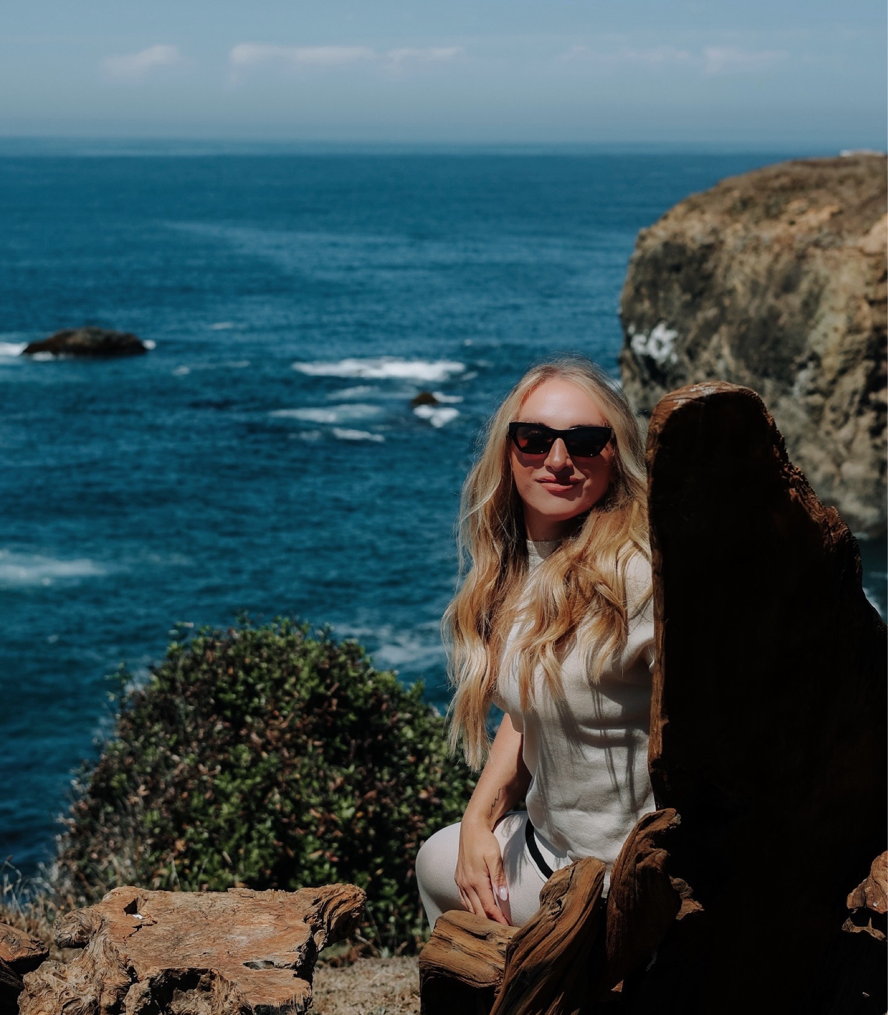 Comfort meets style 🌿 Discover effortless elegance in soft neutrals—perfect for a peaceful escape along the rugged coastline. Whether it’s for a breezy day by the water or just embracing the beauty around you, it’s all about being relaxed + chic.

#LTKFindsUnder50 #LTKMidsize #LTKTravel