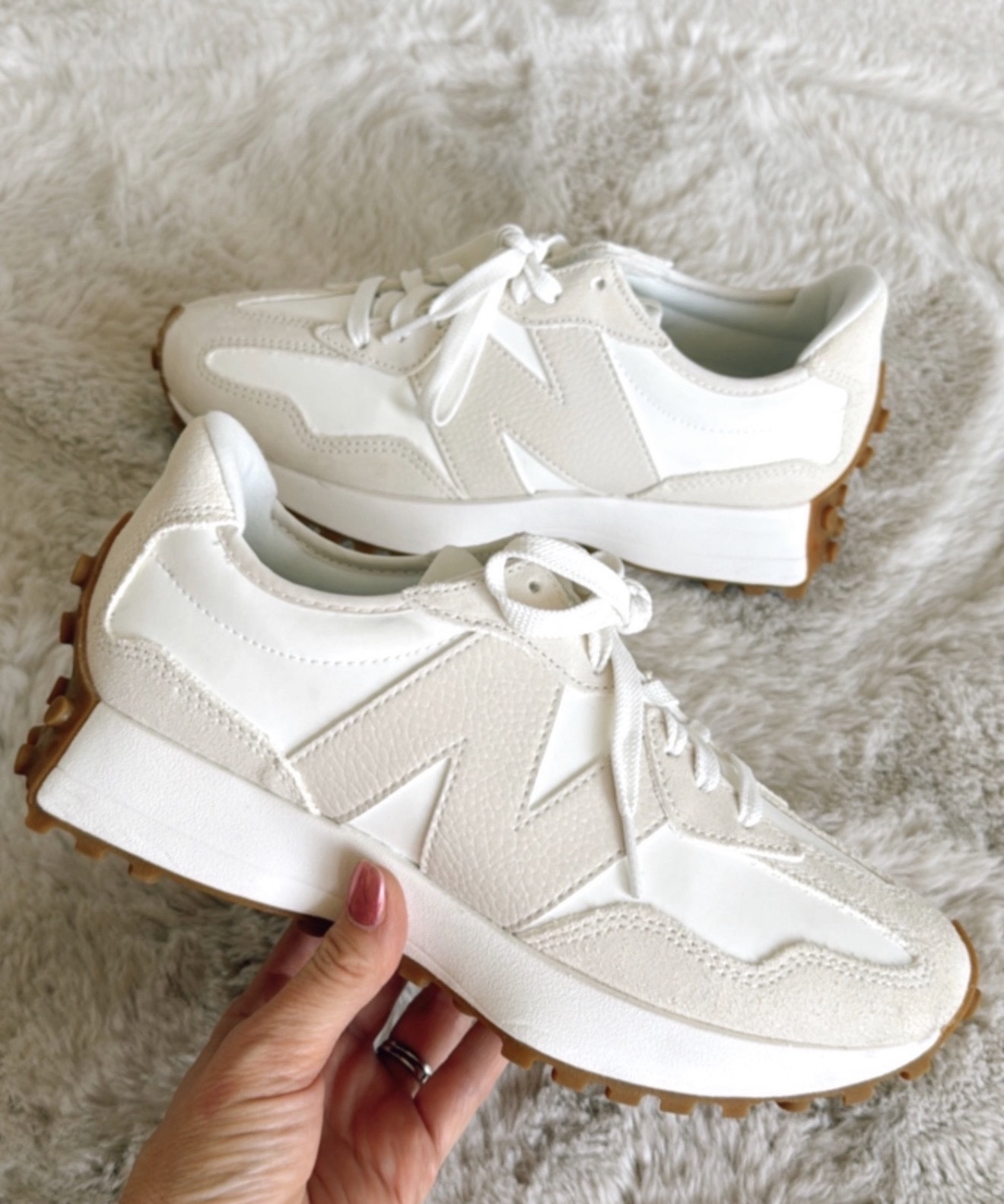 My favorite new balances for traveling 🩶

#LTKOver40 #LTKdayinmylife #LTKootd