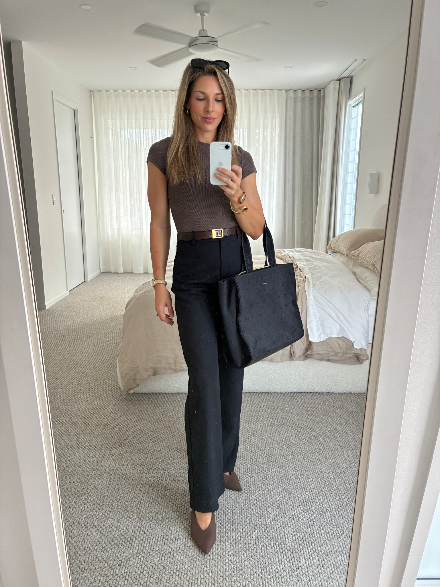 Brown and black 🤎🖤 You can never go wrong. Simplistic and classic look for work  ￼

#LTKaustralia