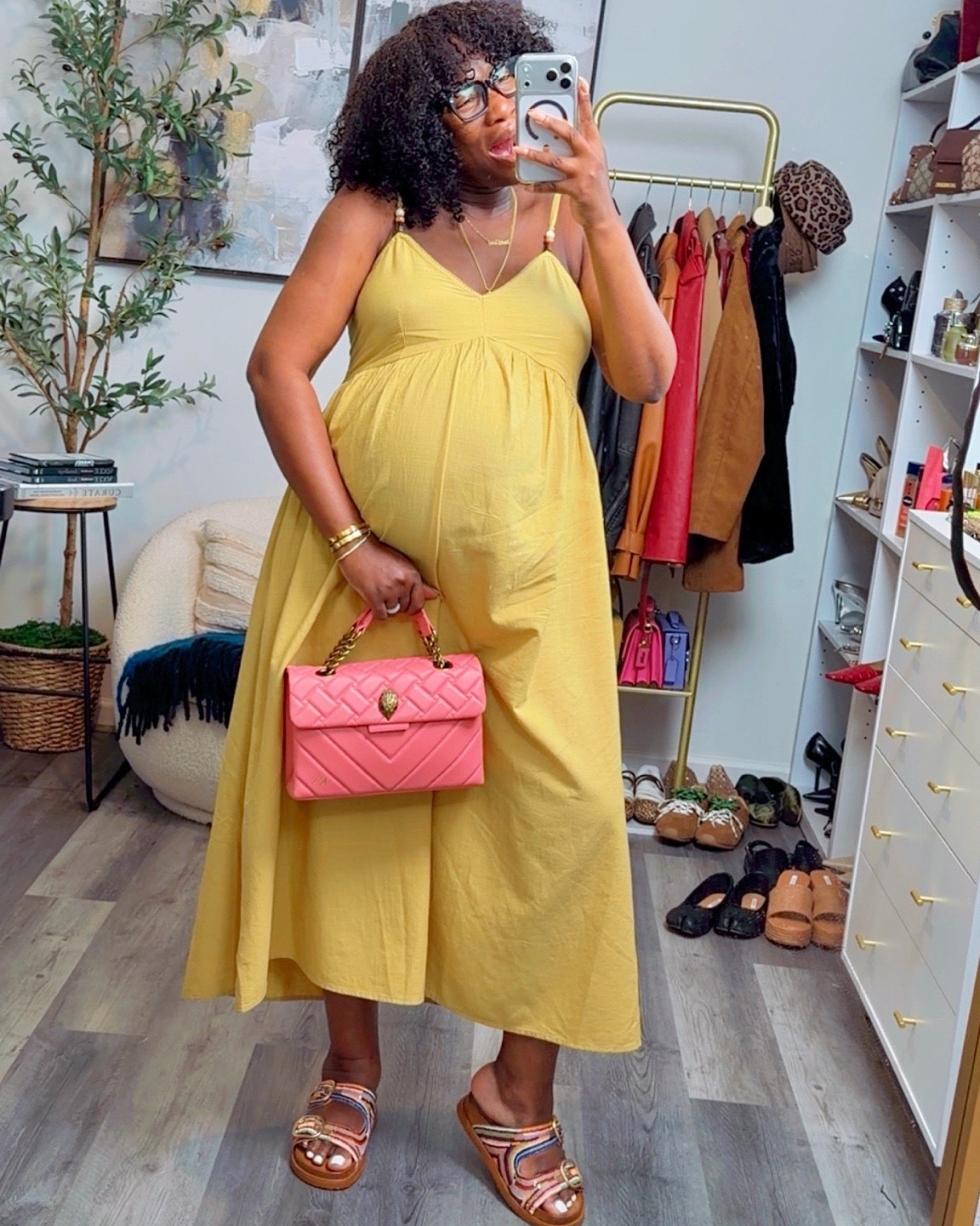 Today’s ootd… Loving this linen dress that’s on sale right now, it’s bump friendly but not maternity. Wearing a size medium.

#LTKootd #LTKOver40 #LTKBump