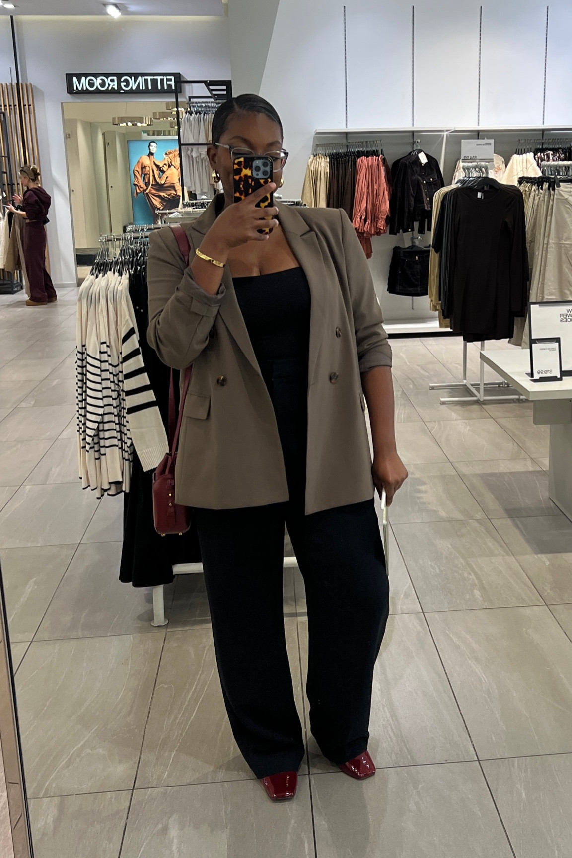 Another fall uniform. So easy to throw on a blazer and slacks with a pop of color for a little razzle dazzle 

#LTKFindsUnder100 #LTKStyleTip #LTKItBag