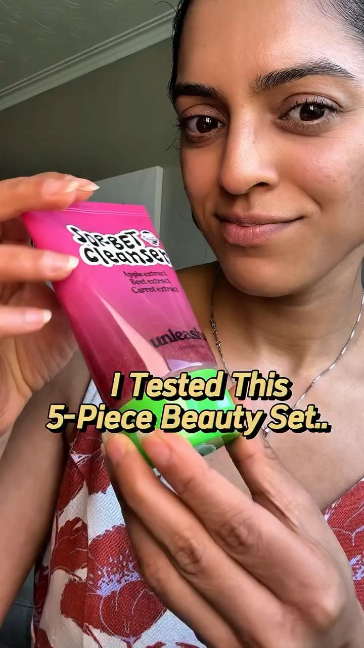 UNLEASHIA Bundle Review ✨

Testing the @unleashia Sorbet Cleanser, Niacinamide Banana Sun Serum, Shaper Pomade Eyebrow Fixer, Shaper Defining Eyebrow Pencil, and Sunset Dazzle Gloss Balm in Malibu.

This K-beauty bundle covers cleansing, sunscreen, brows, and lips for an easy everyday glow. My favorites might surprise you 👀

Have you tried any UNLEASHIA products?

#UNLEASHIA #KBeauty #KoreanSkincare #torontougc #canadianinfluencer