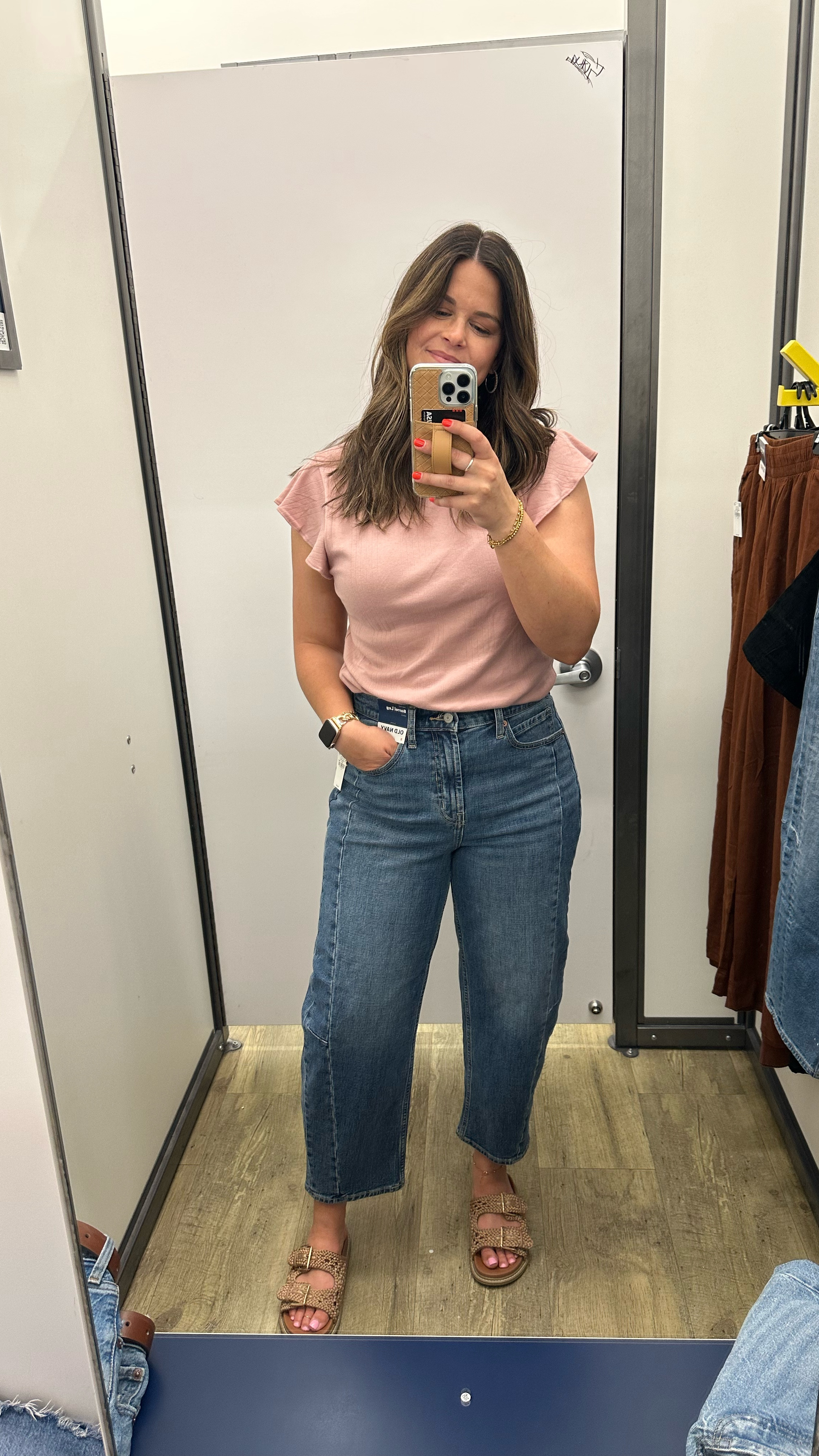 Old Navy Barrel Jeans 🤎 | #oldnavy #gap

#LTKFindsUnder50 #LTKStyleTip #LTKFindsUnder100