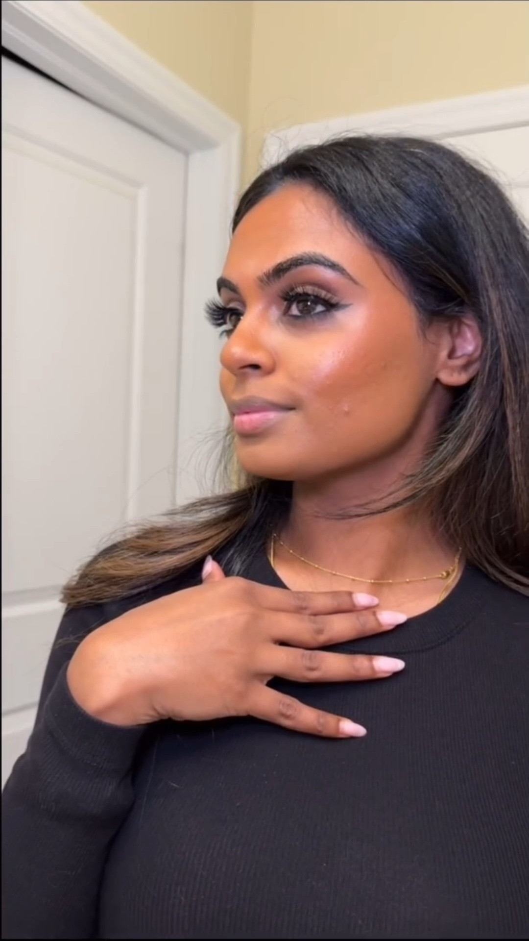 @velourbeautyofficial stannnn💖 

Can you believe I’ve been using Velour’s lashes for over 6 years? Hands down the best, high quality lashes I have ever tried and the best part is, there’s a style for everyone🙌🏽🎀

Use my code PAVEE20💖 

#velourbabe #velourlashes #lashextensions #falselashes #fakelashes #torontocreator #beautycreator #torontomakeupartist