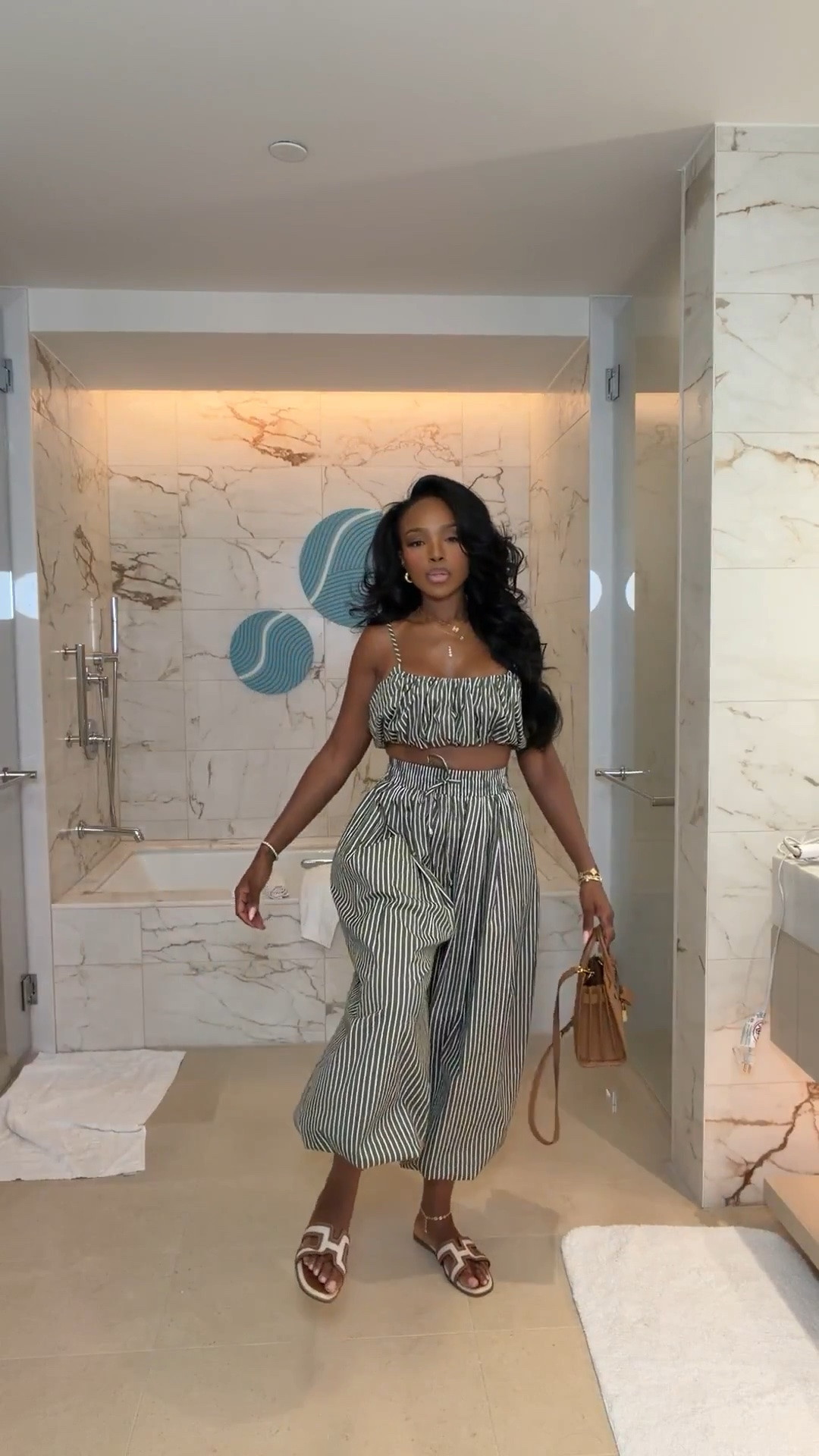 Scroll to shop! ✨ Everything from this look is linked below. 👇🏽    Wearing: Size Small | 5’4” | 140 lbs  📲   Download the FREE LTK app & follow me (@kirasfashionfinds) to shop all my daily finds.

#LTKootd #LTKPetite #LTKU #LTKselfcare #LTKPetite #LTKmomlife