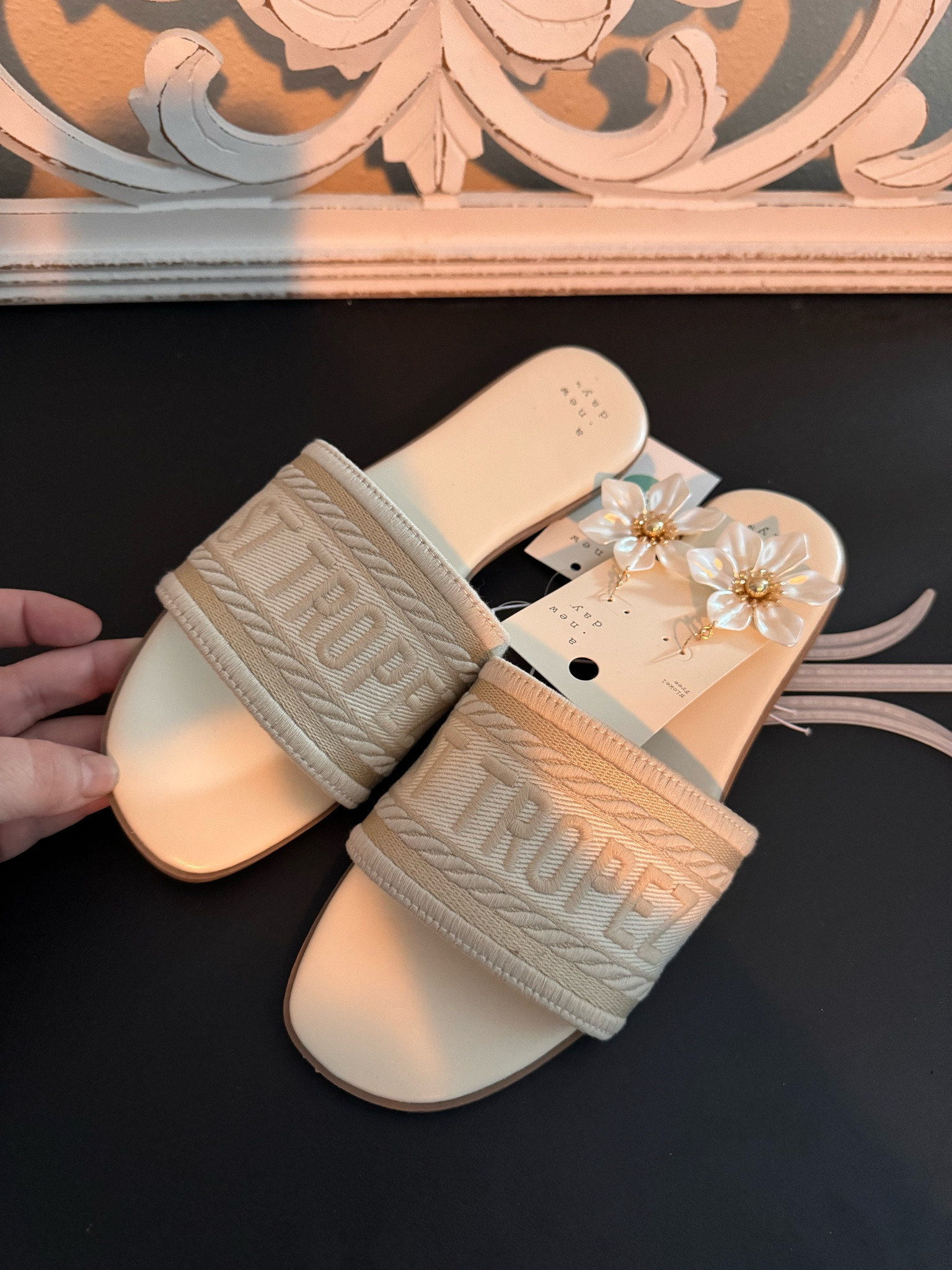 These shoes look so high end!! Under 25.00. 

#LTKshoecrush #LTKfindsunder50 #LTKSeasonal