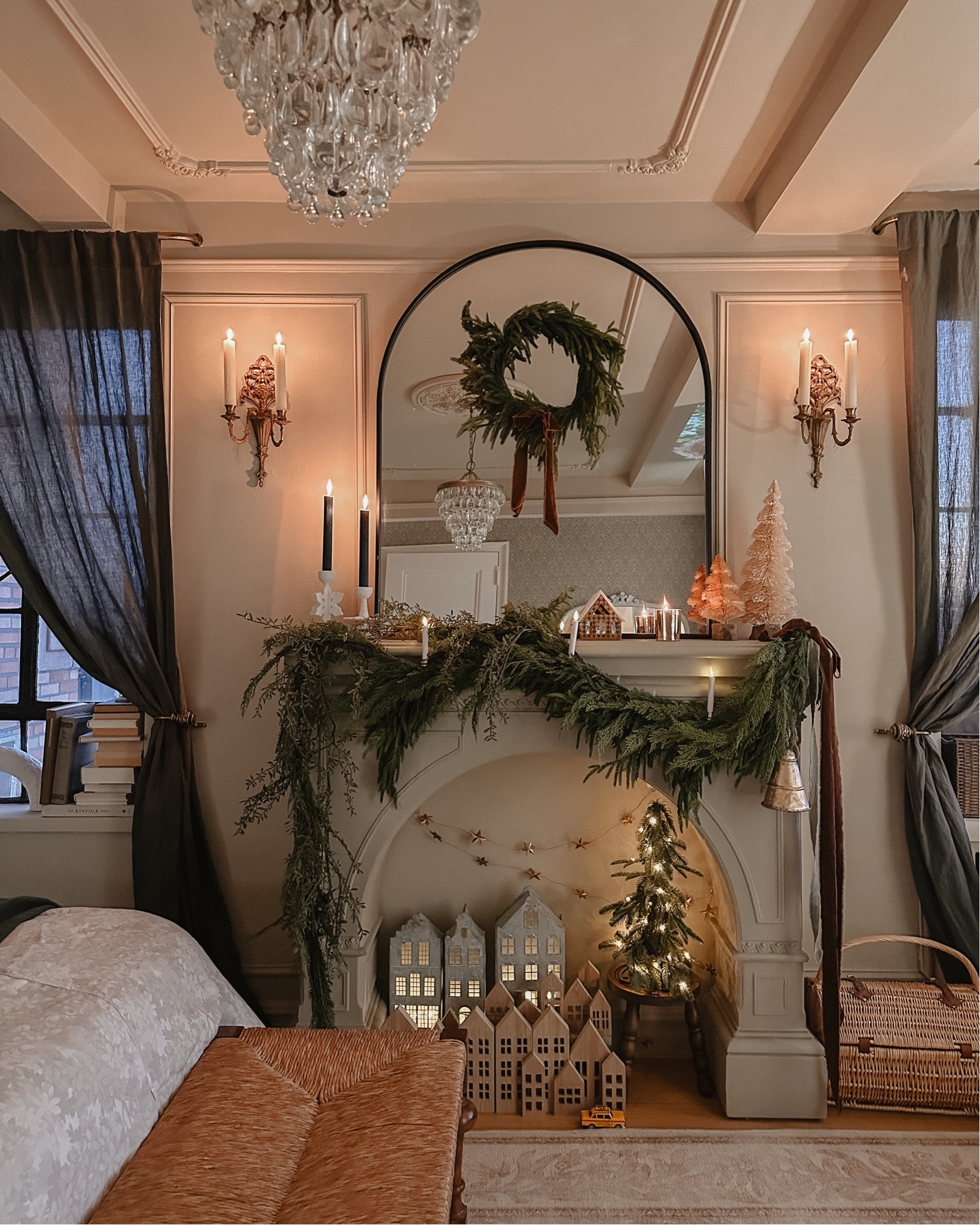 Decorated the mantle in here for the holidays 🌲 

#LTKHoliday #LTKhome