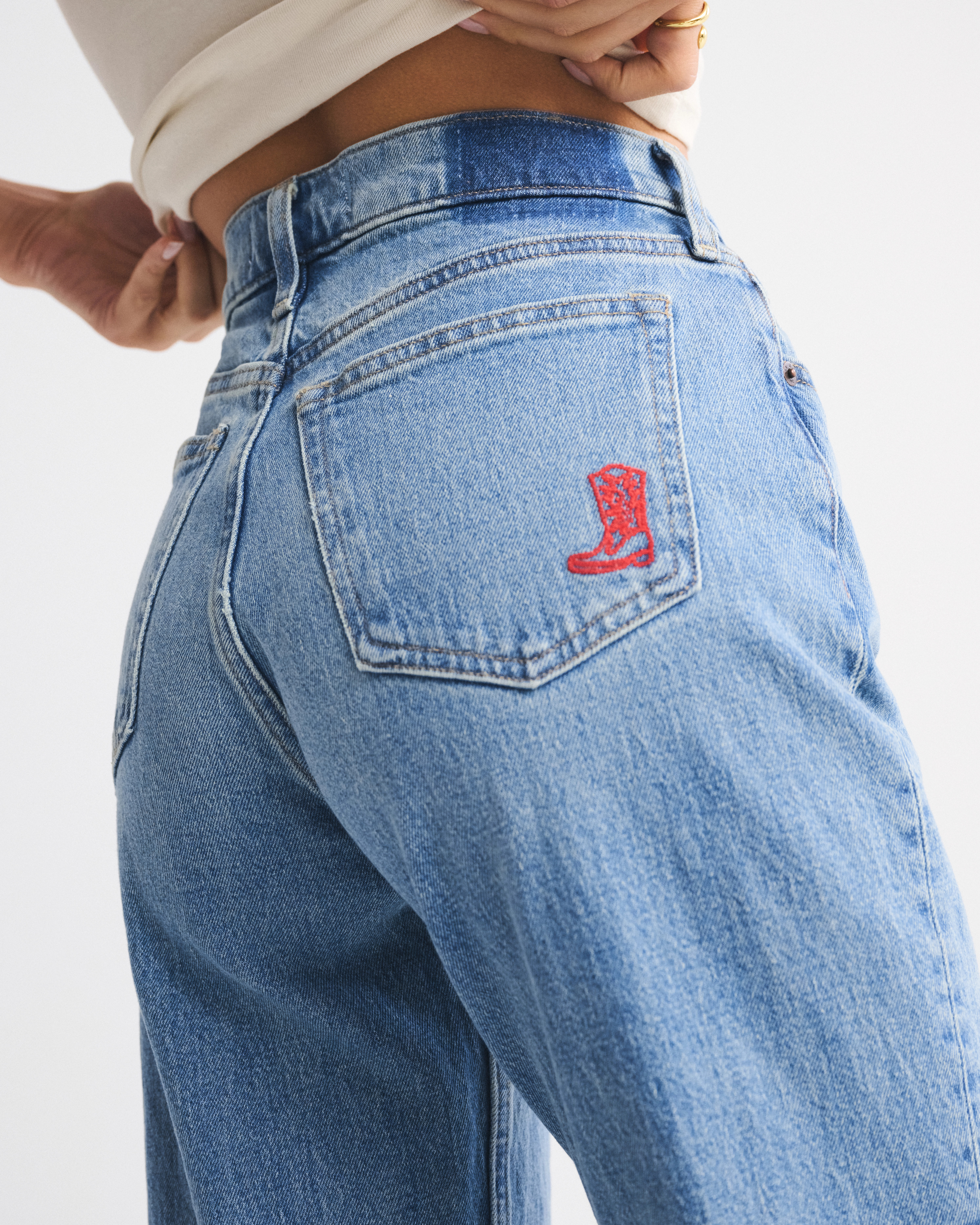 High Rise 90s Relaxed Cowboy Embroidered Jean | Abercrombie & Fitch (US)