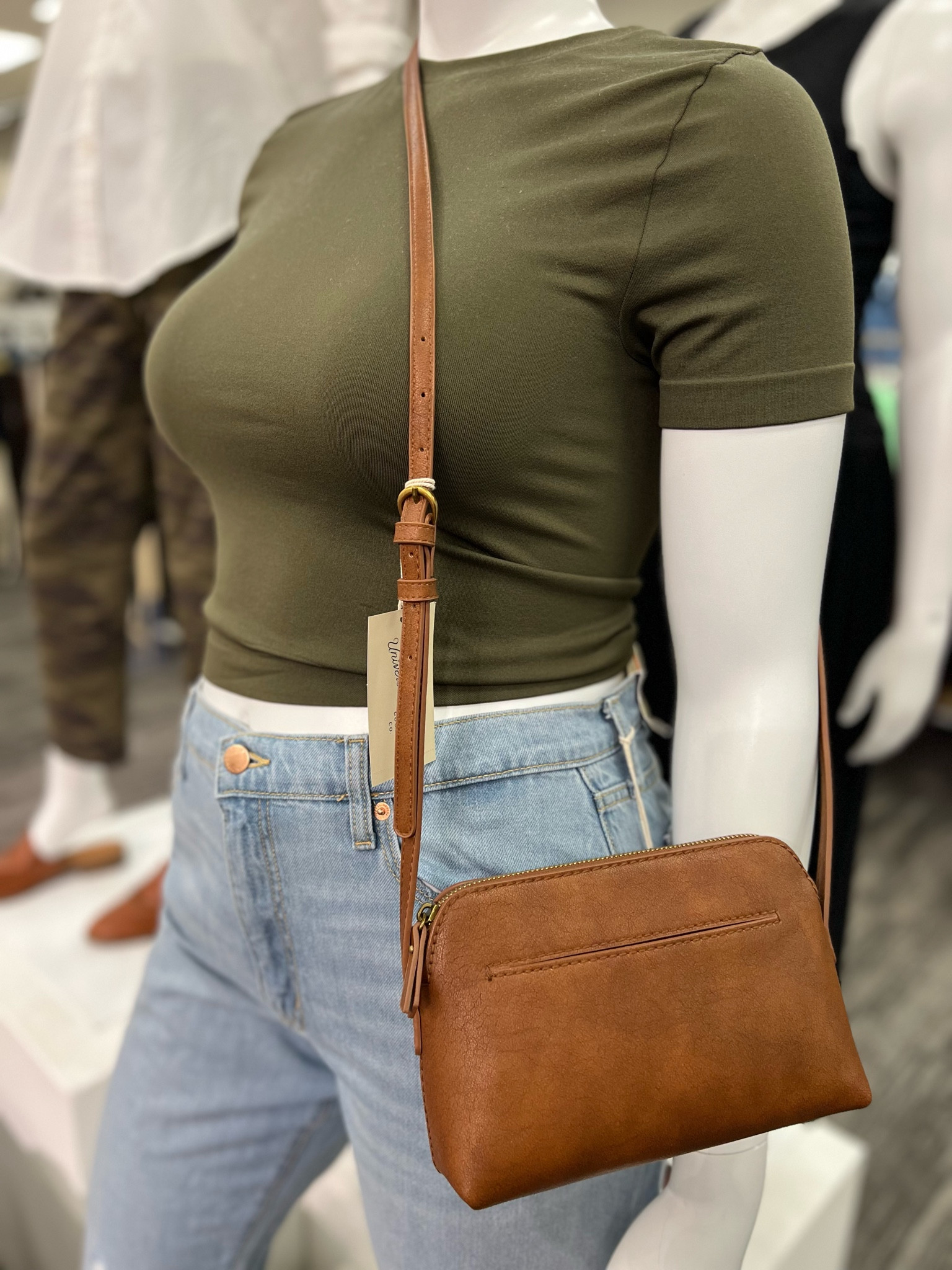 Everyday styletip from Target
Women's Mid-Rise 90's Baggy Jeans - Universal Thread
Women's Seamless Jersey T-Shirt - A New Day
Addison Crossbody Bag - Universal Thread
Affordable fashion / Target fashion

#target #anewday #styletip #gabrielapolacek

#LTKmidsize #LTKstyletip #LTKfindsunder50