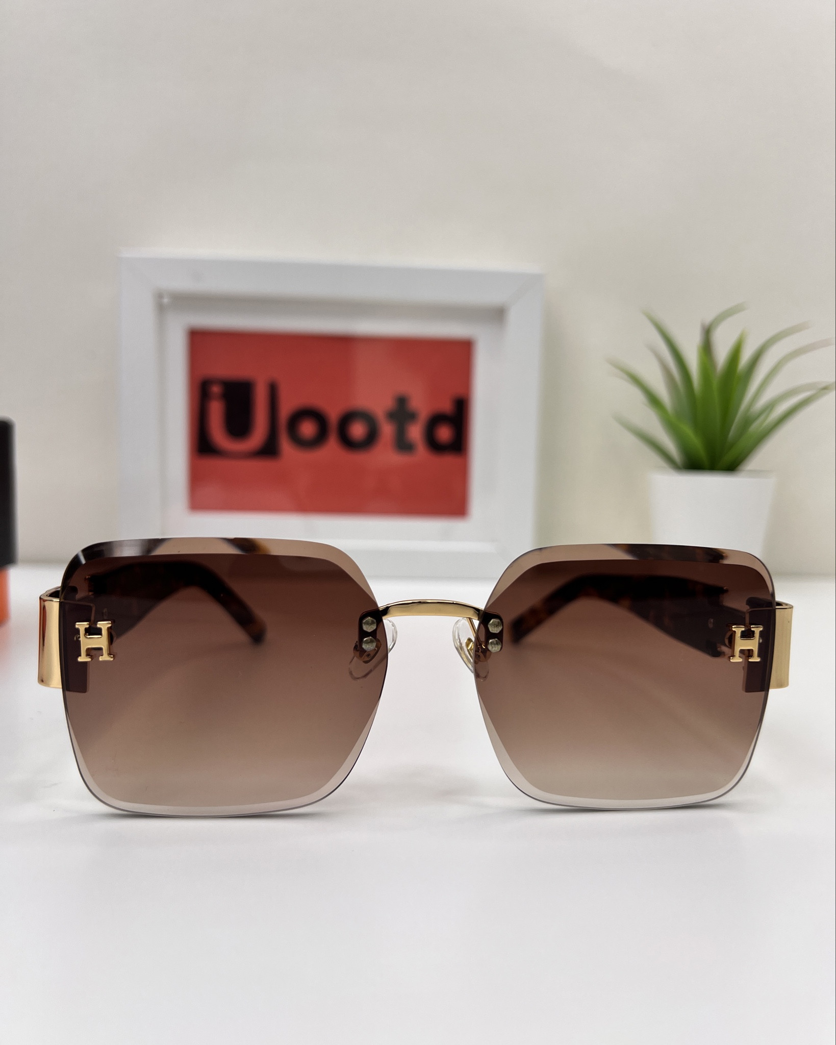 hemes sunglasses high-quality sunglasses no frame sunglasses 

#LTKworkwear #LTKtravel #LTKSeasonal